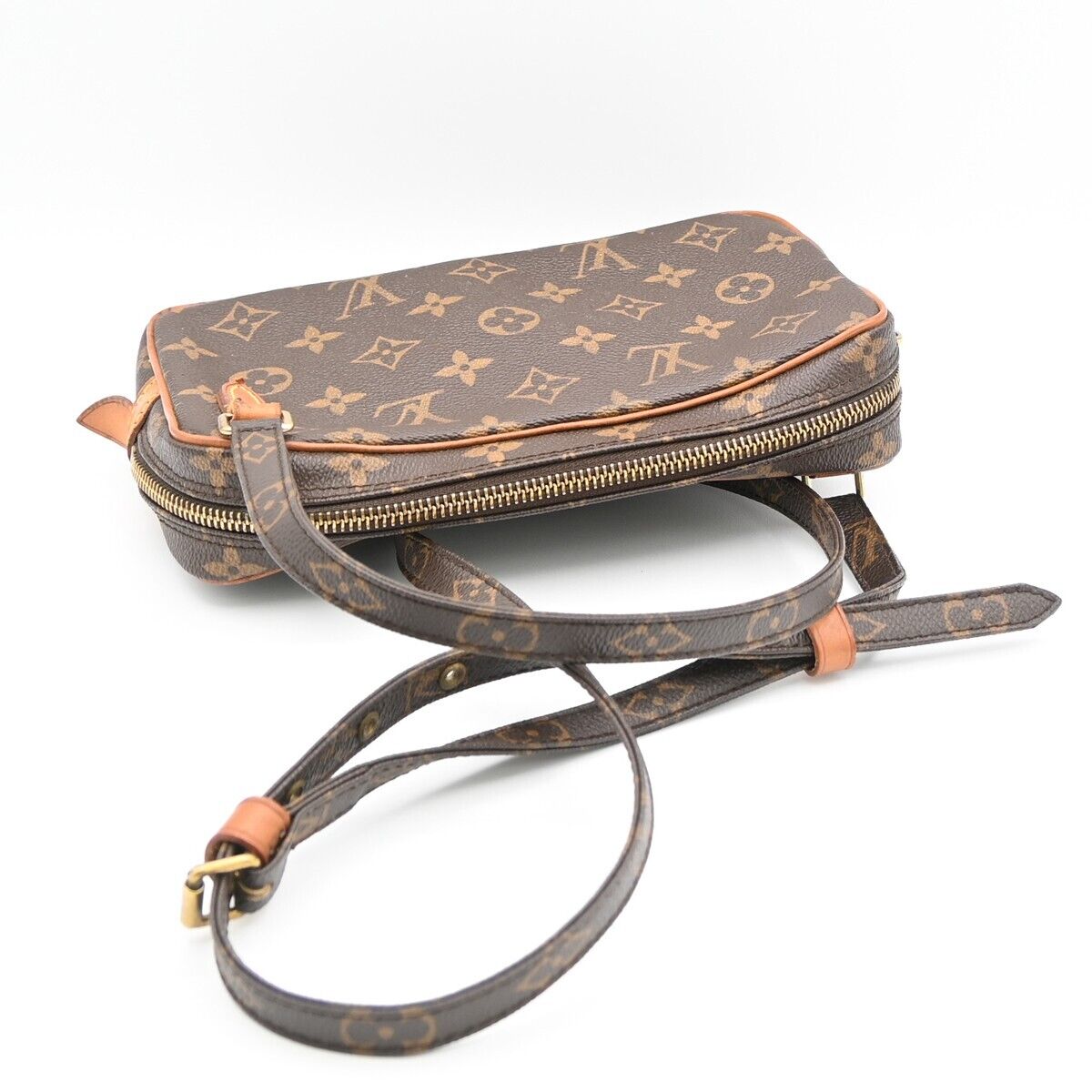 Louis Vuitton Marly  Canvas Shoulder Bag ()