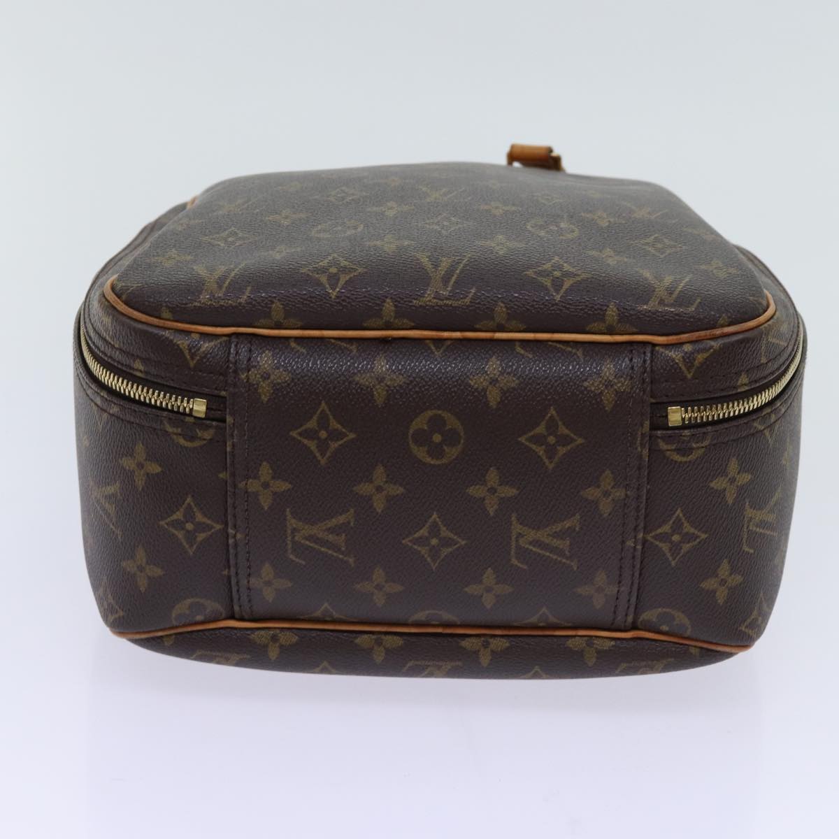 Louis Vuitton Excursion  Canvas Handbag ()