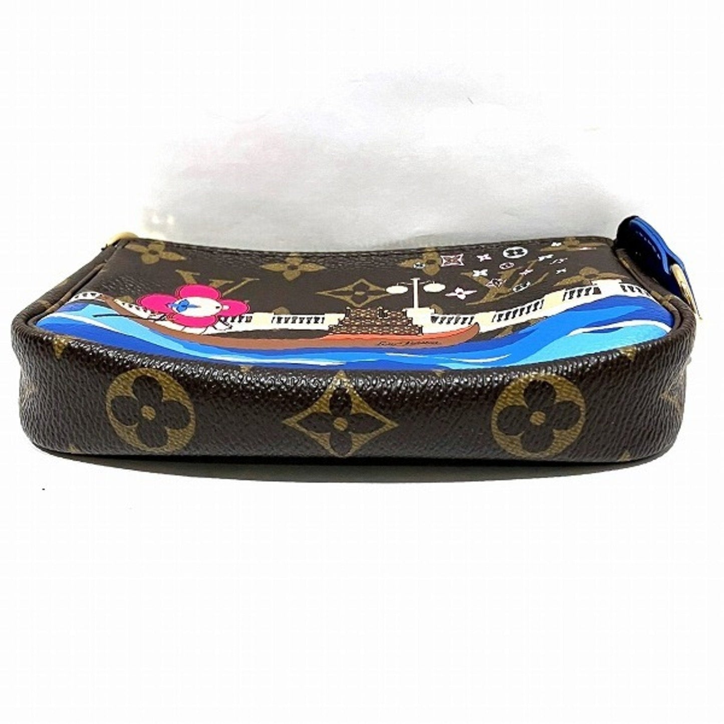 Louis Vuitton Mini Pochette Accessoires  Canvas Clutch Bag ()