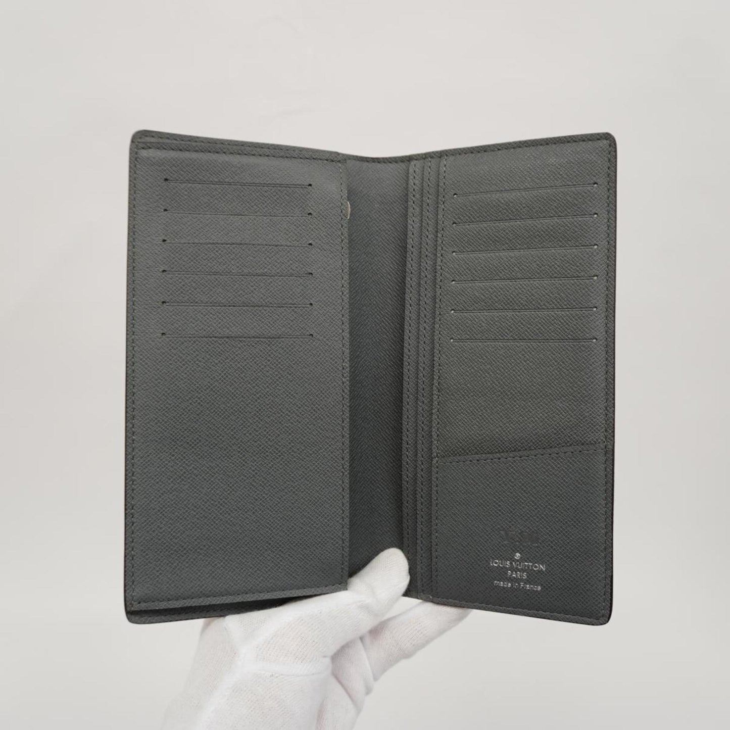 Louis Vuitton Brazza  Leather Wallet  ()