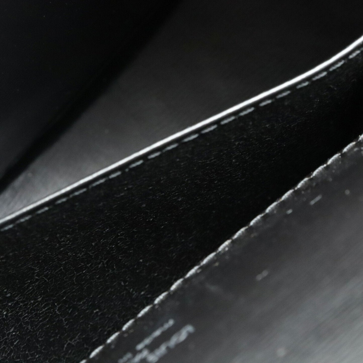 Louis Vuitton Tilsitt  Leather Handbag ()