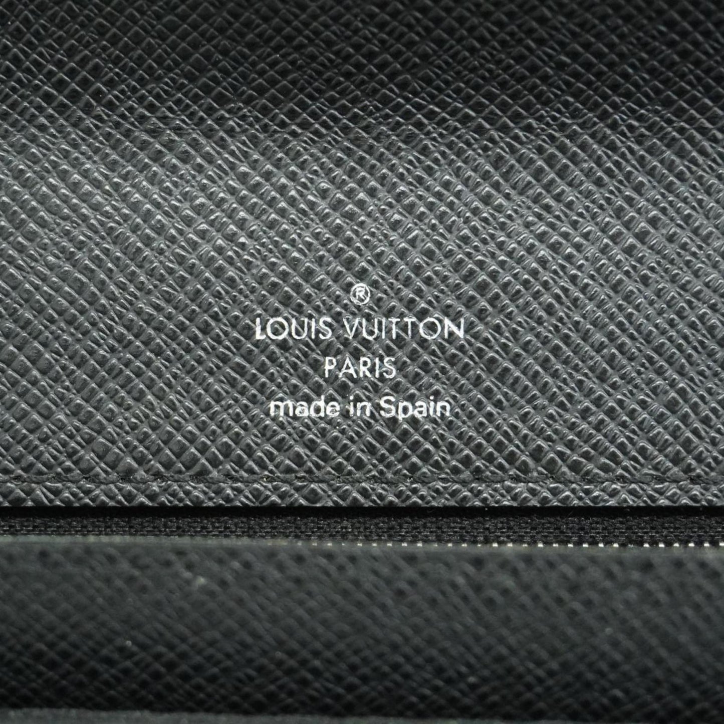 Louis Vuitton Belaia  Leather Clutch Bag ()