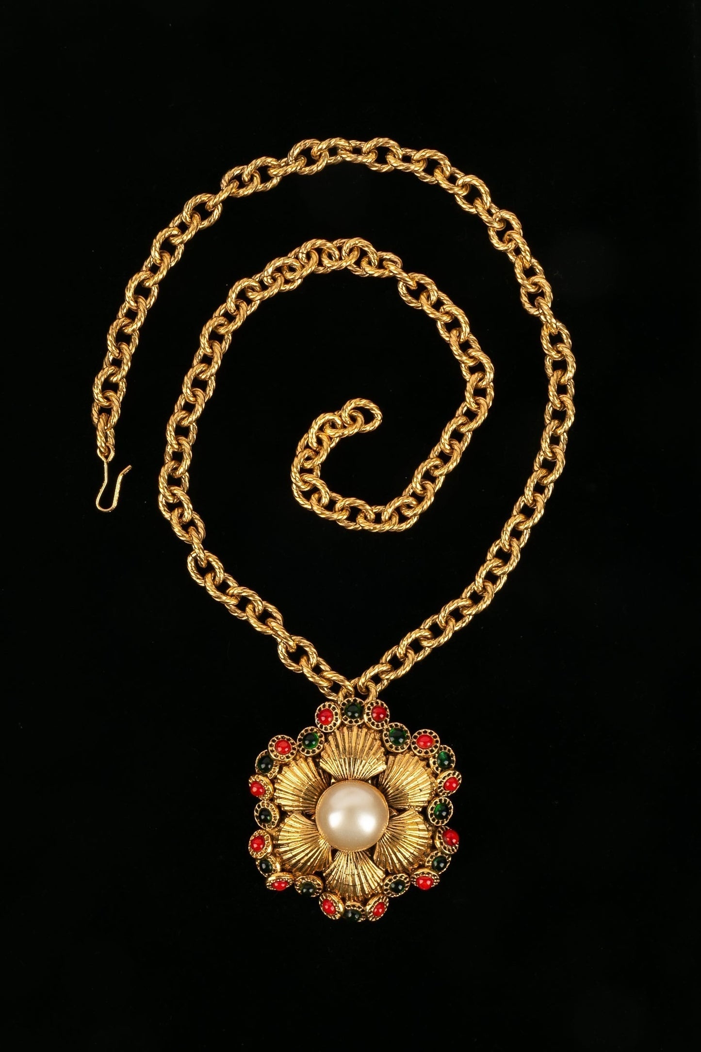 Collier Chanel
