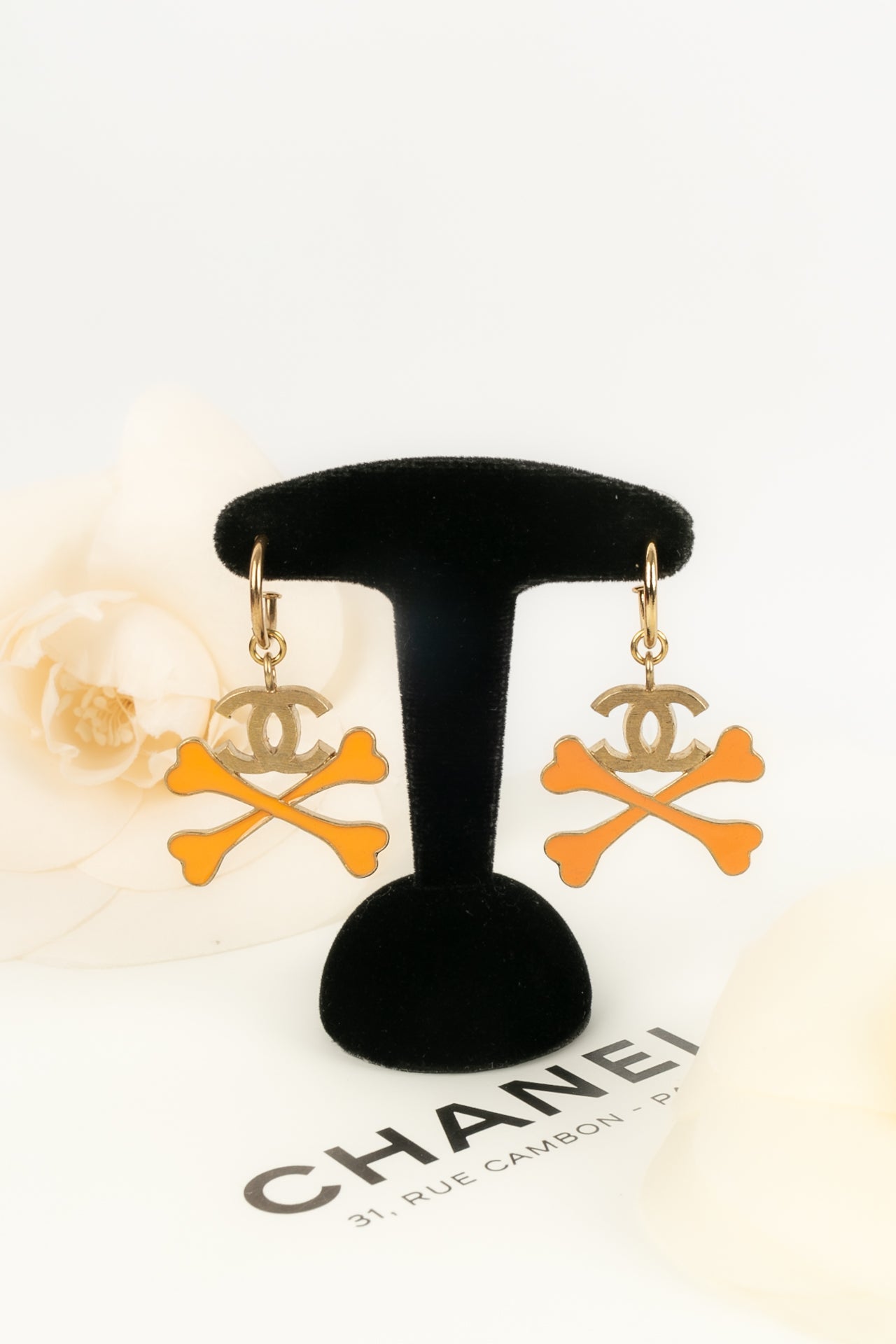 Boucles d'oreilles "Os" Chanel
