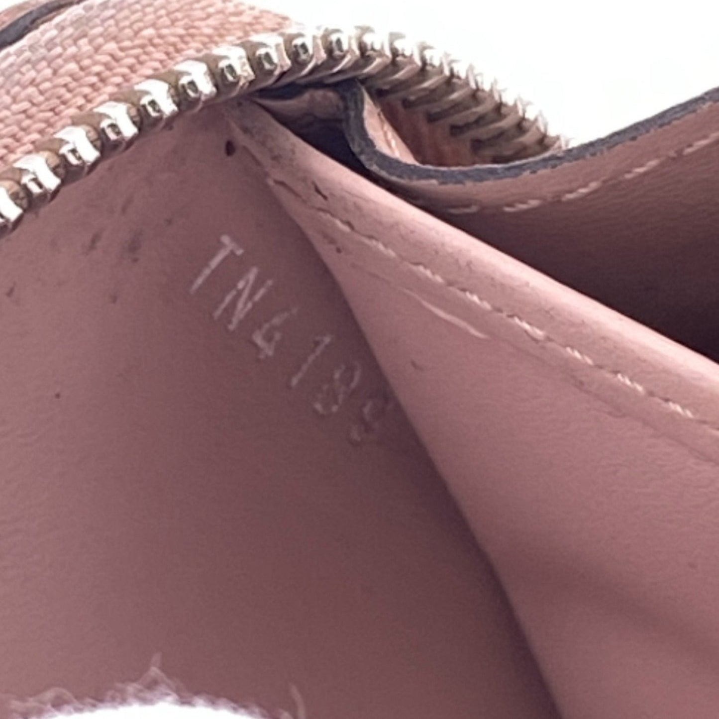 Louis Vuitton Mahina  Leather Wallet  ()