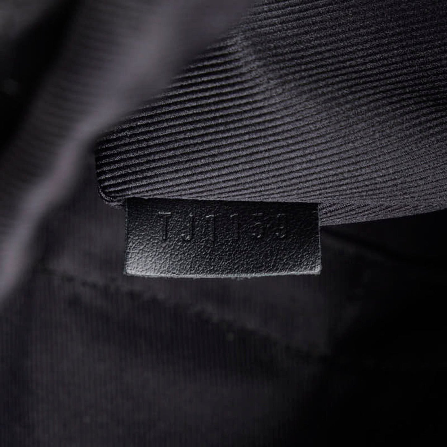 Louis Vuitton Chalk  Canvas Shoulder Bag ()