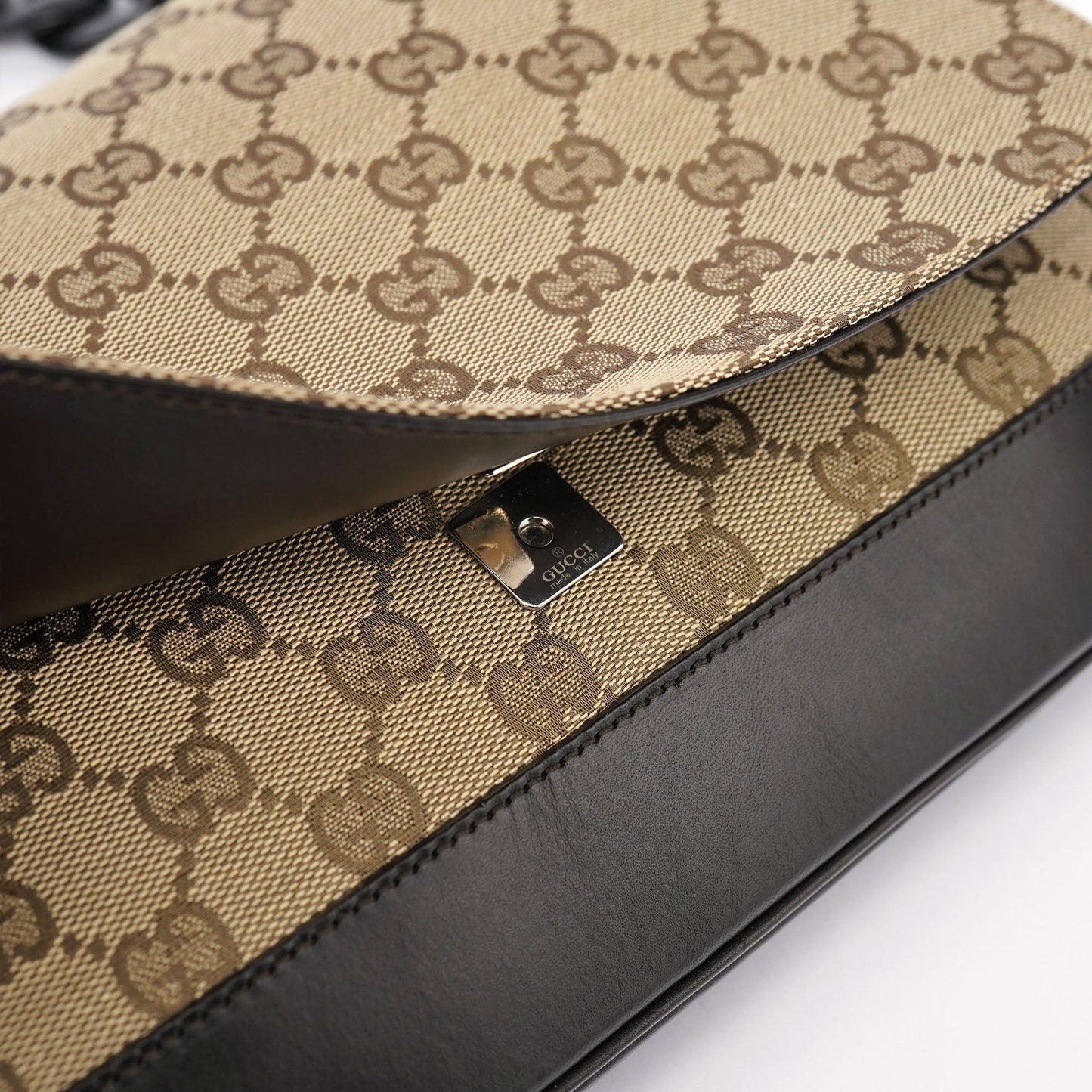 001 3820 Beige GG Wood Chain Shoulder Bag