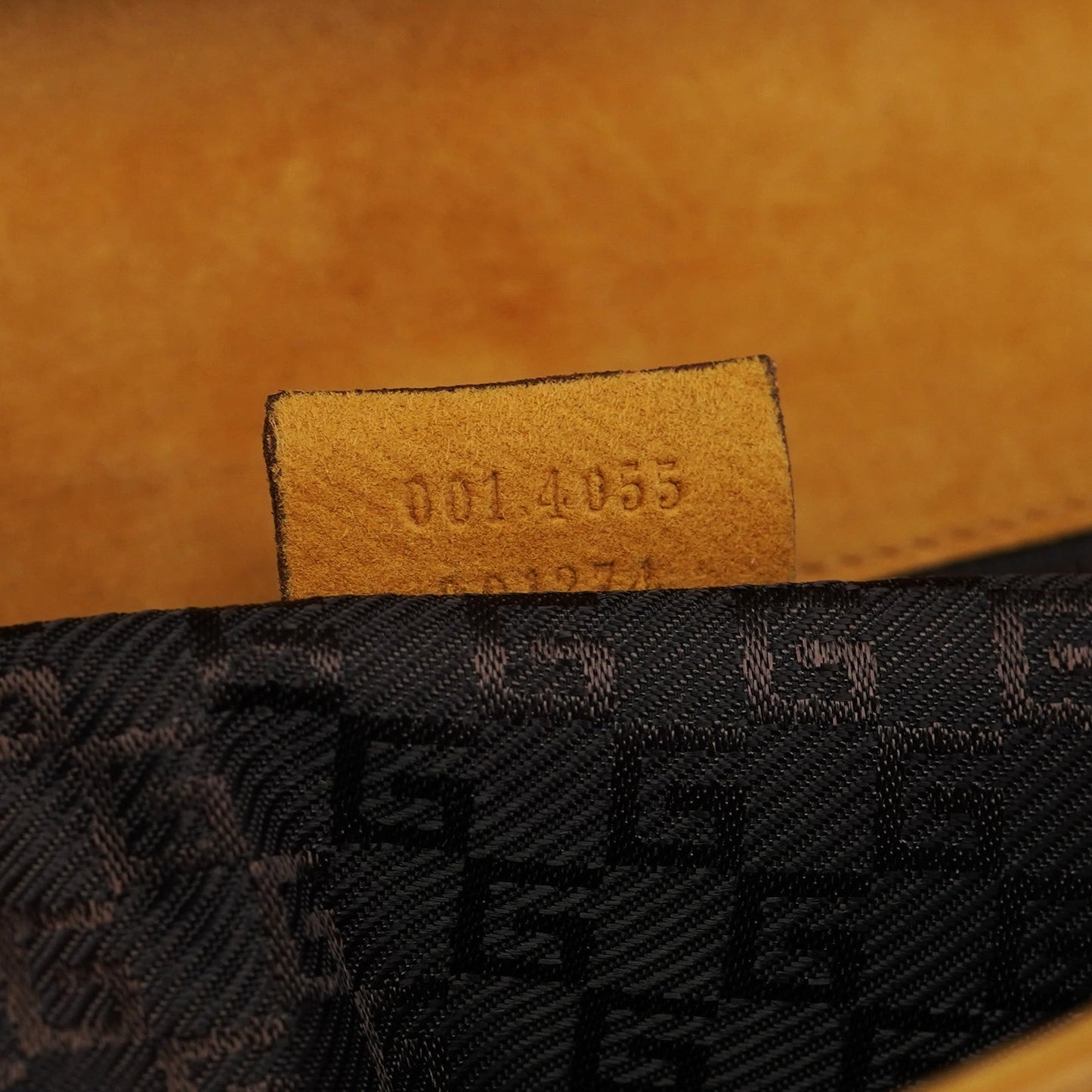 001 4055 Beige Calfskin Bamboo Shoulder Bag