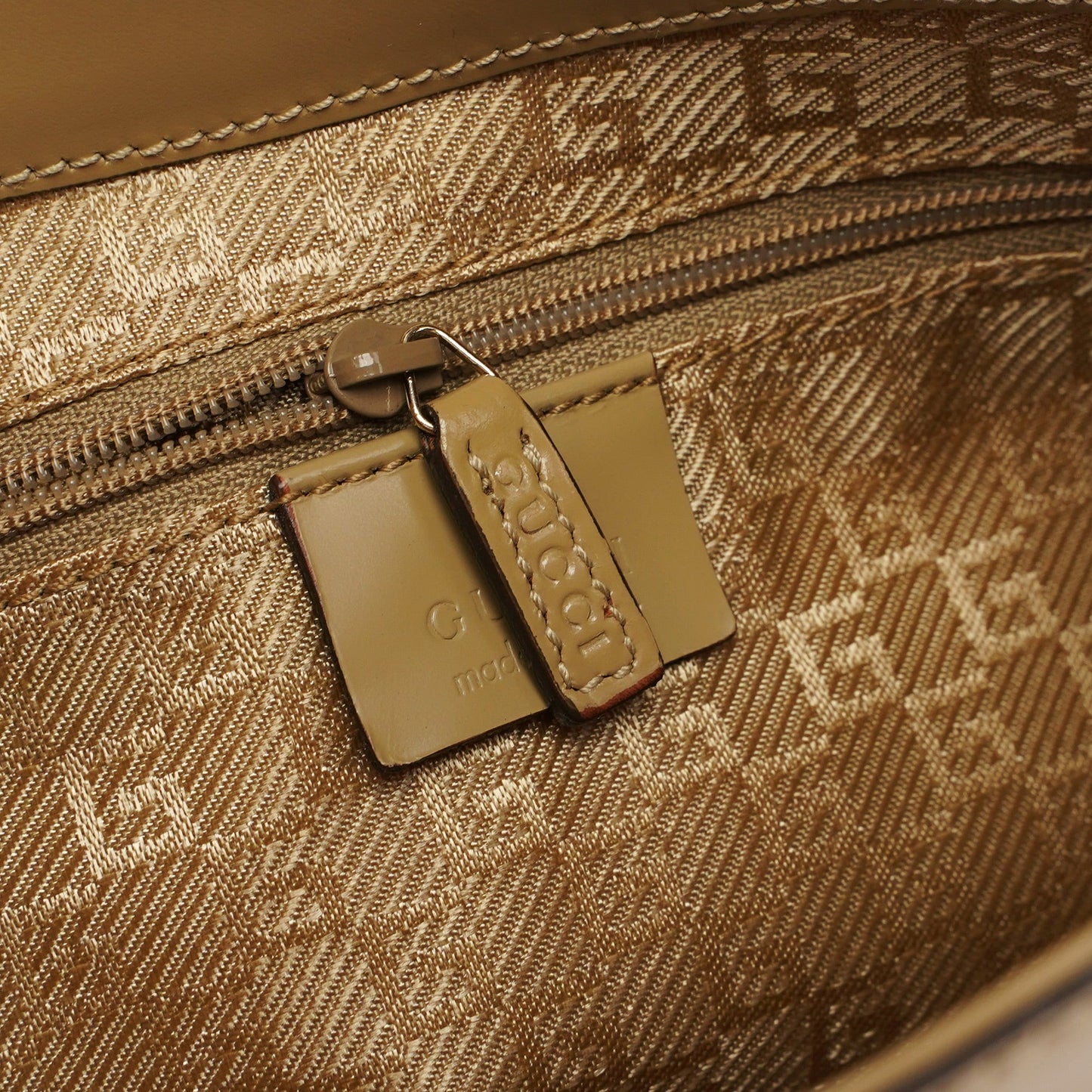 001 4148 Beige Patent Leather Jackie Bag