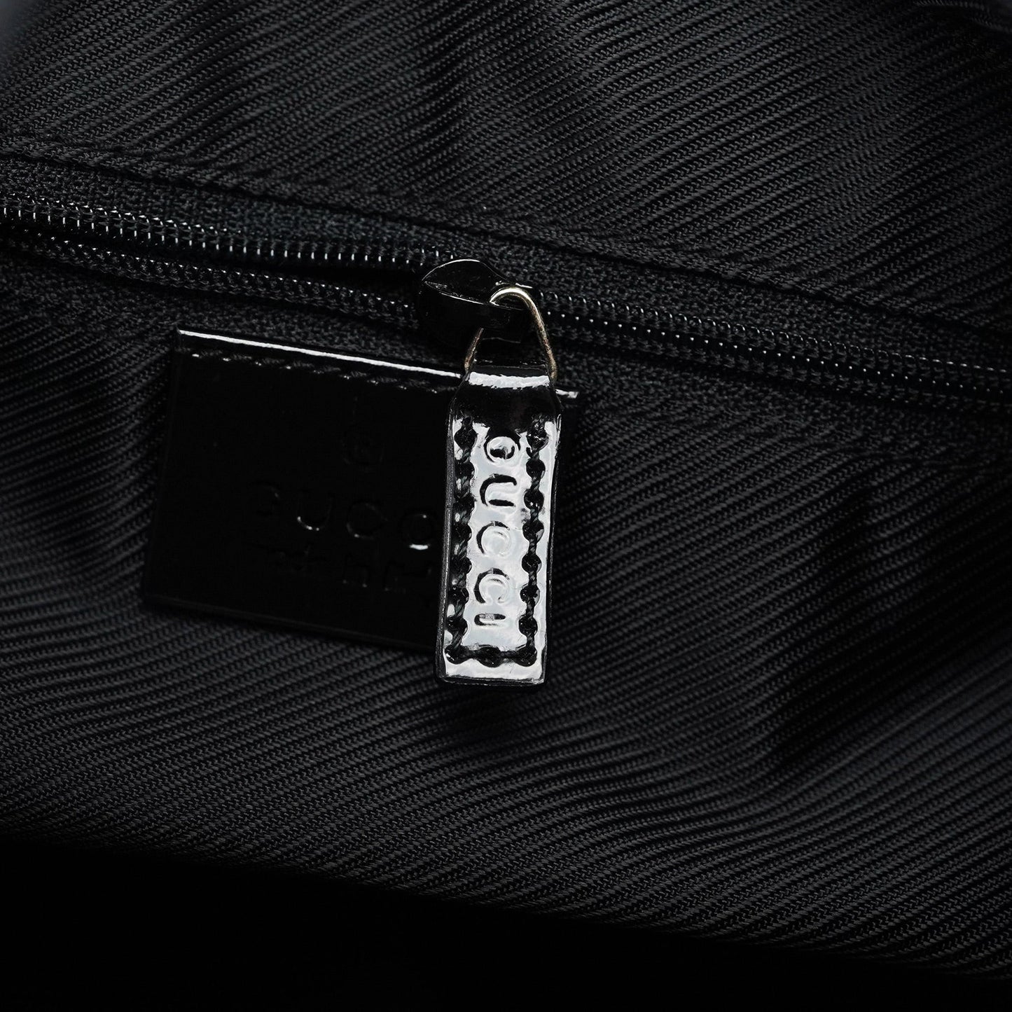 001 4204 Black GG Shoulder Bag