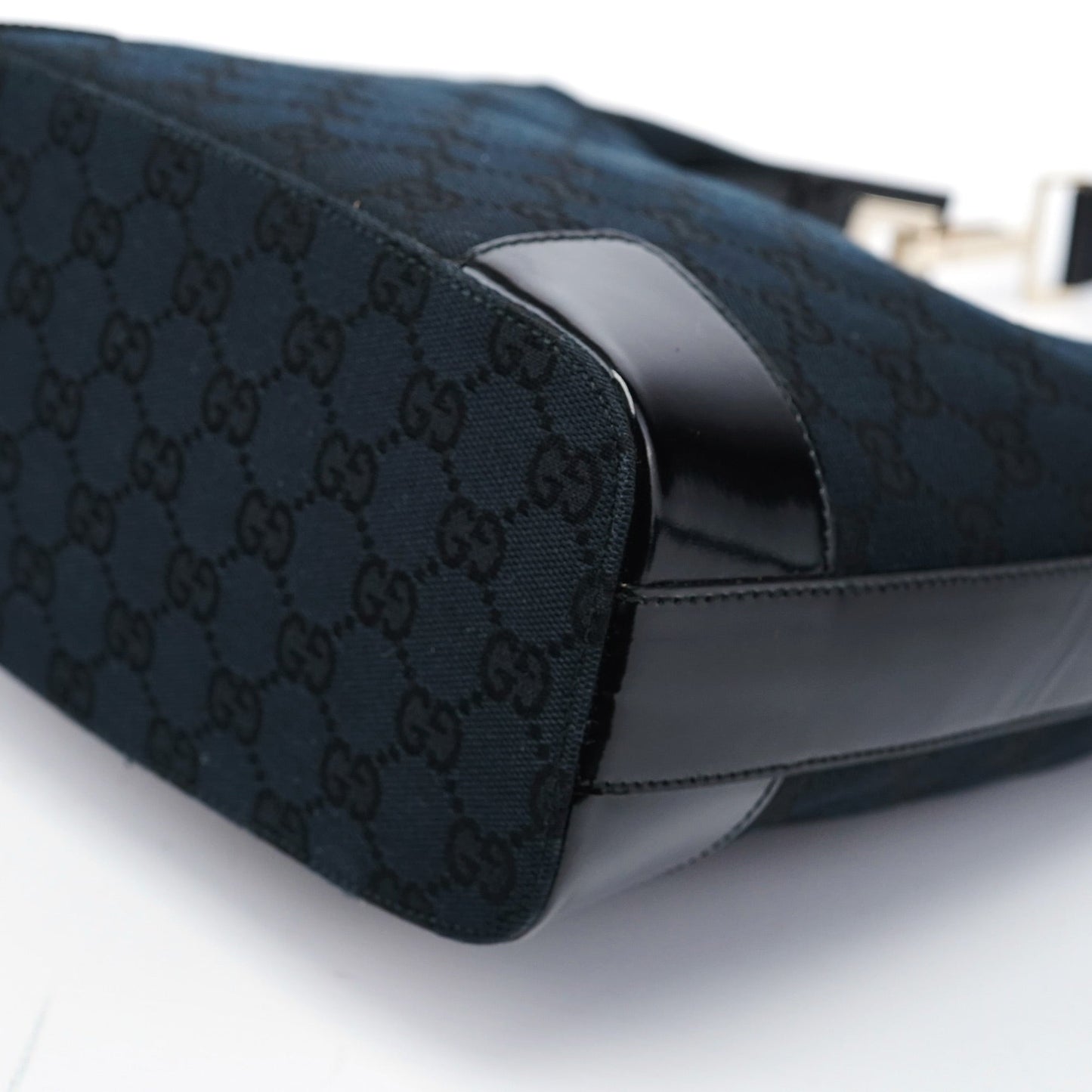 001 4204 Black GG Shoulder Bag