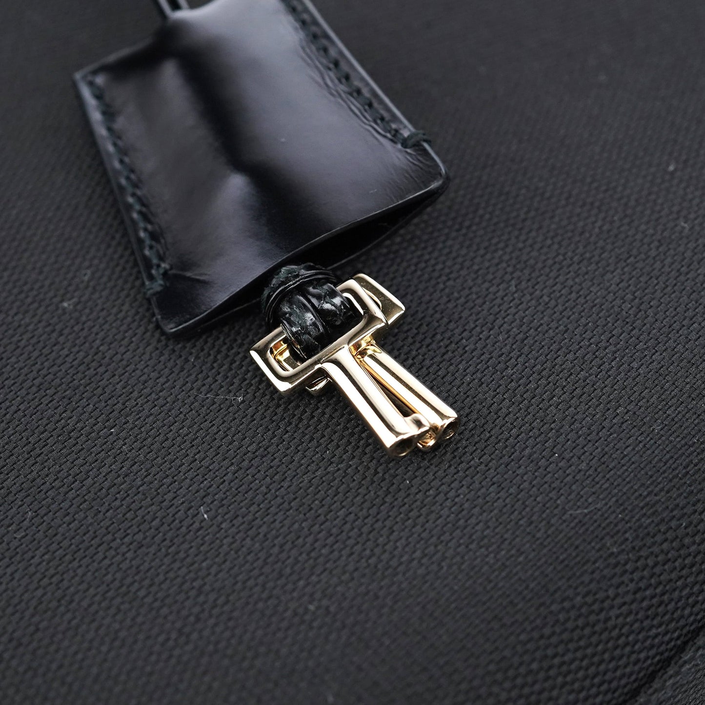 001 4218 Black Canvas Lady Lock Tote Bag