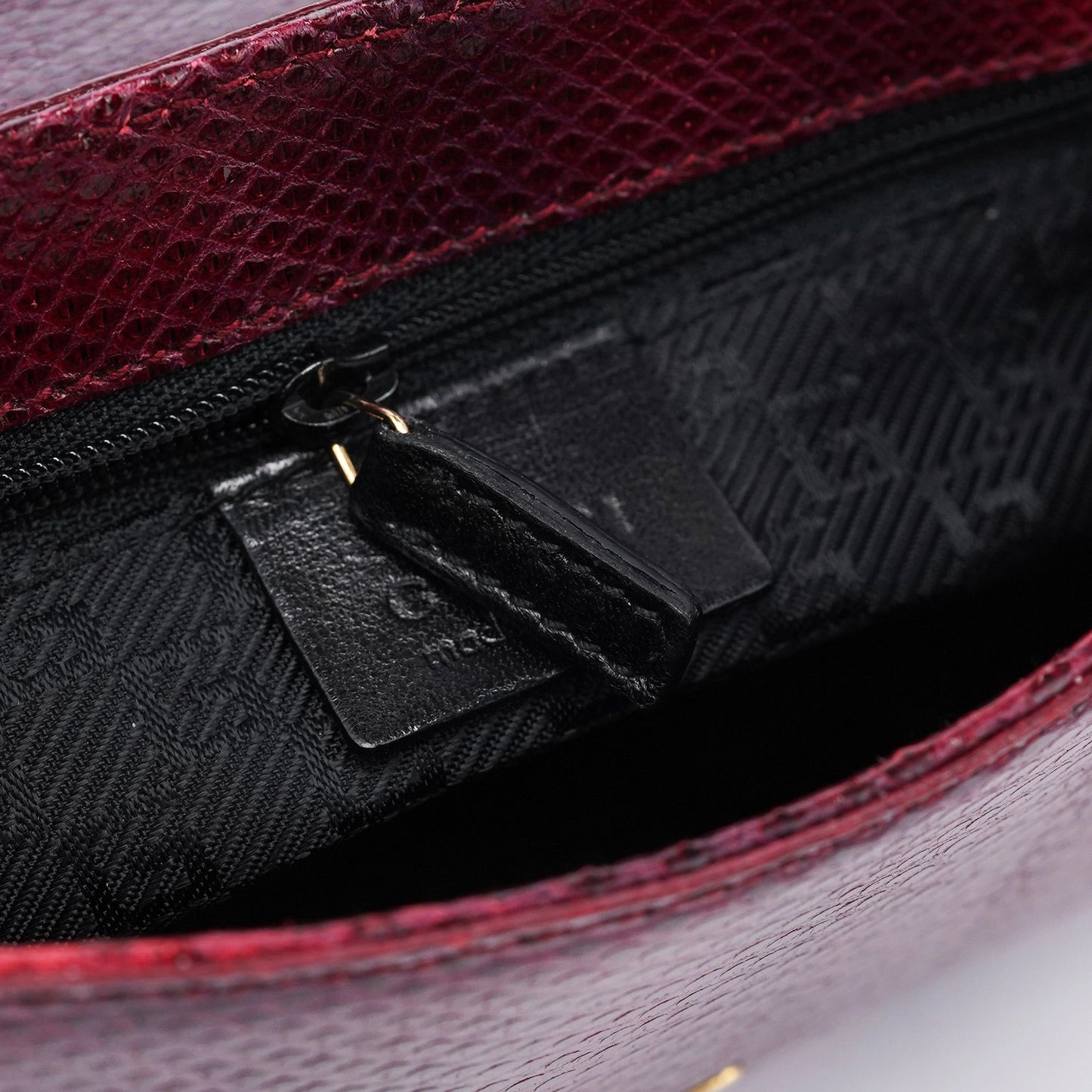 001 4227 Red Lizard Embossed Leather Shoulder Bag