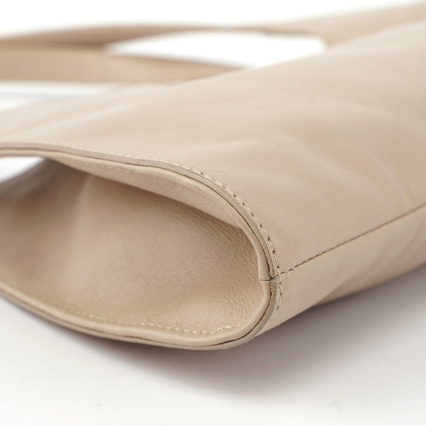 001 4243 Beige Calfskin Shoulder Bag