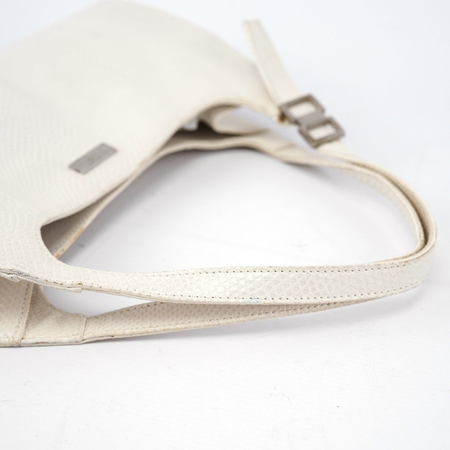 001 4243 White Lizard Embossed Shoulder Bag
