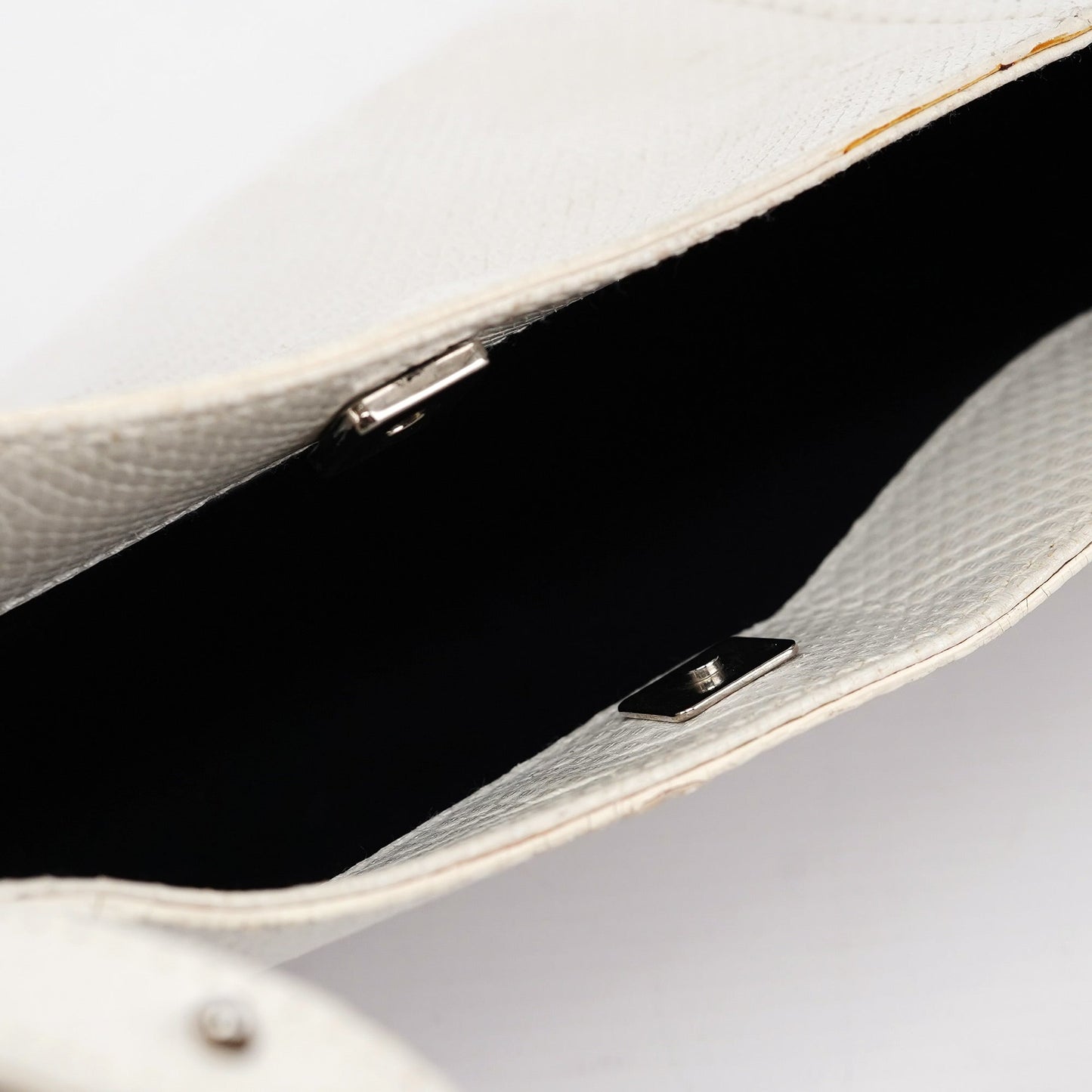 001 4243 White Lizard Embossed Shoulder Bag