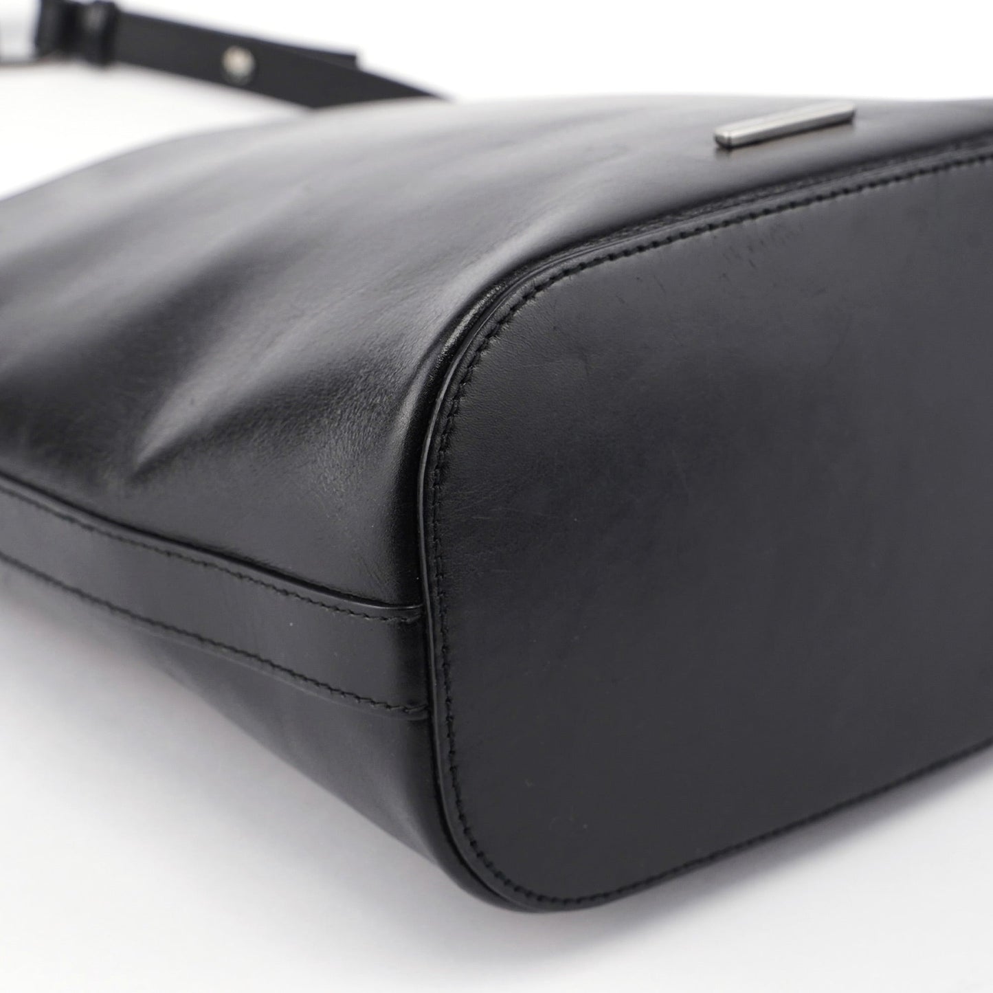 001 4286 Black Calfskin Bucket Shoulder Bag