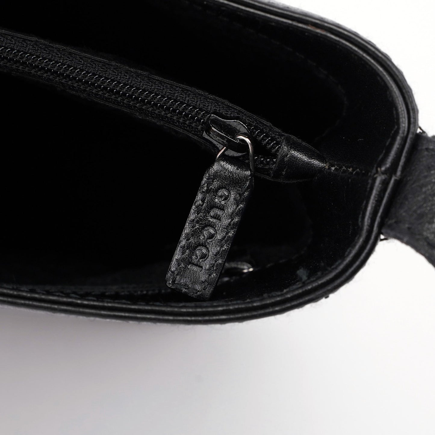 001 4286 Black Calfskin Bucket Shoulder Bag