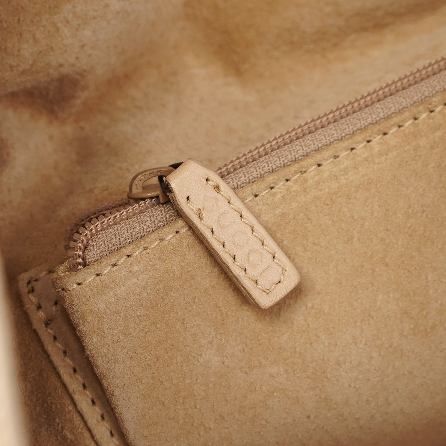 001 4332 Beige Calfskin Dual Handle Bag