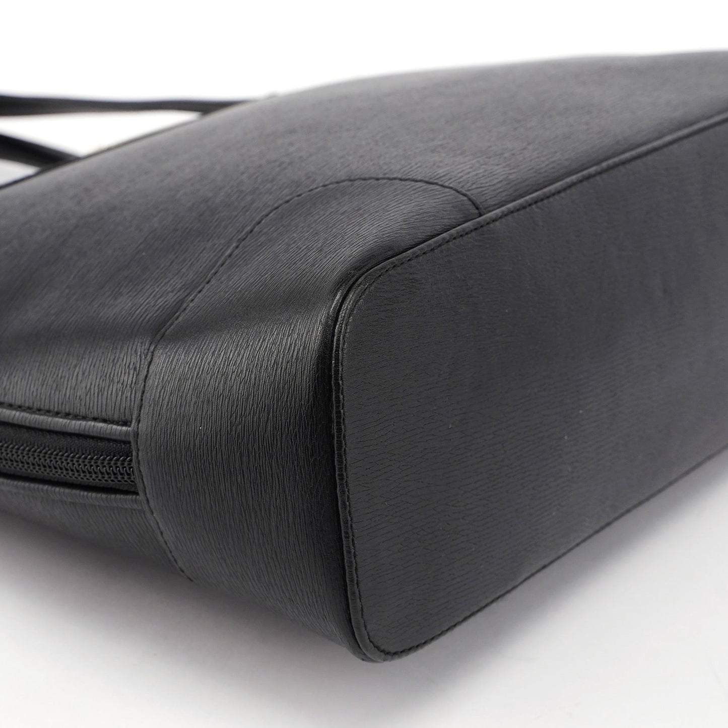 002 1122 Black Leather Tote Bag