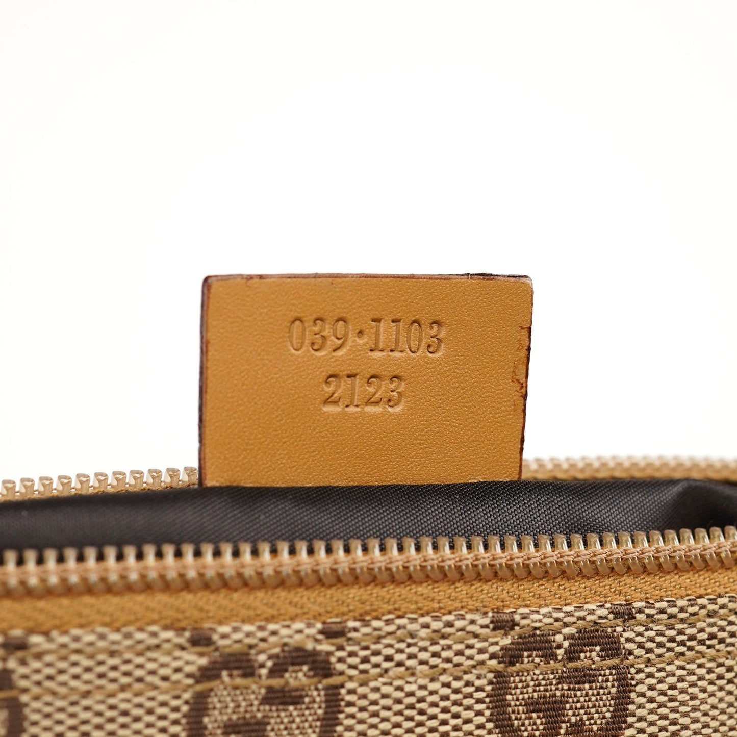 039 1103 Beige GG Boat Pochette