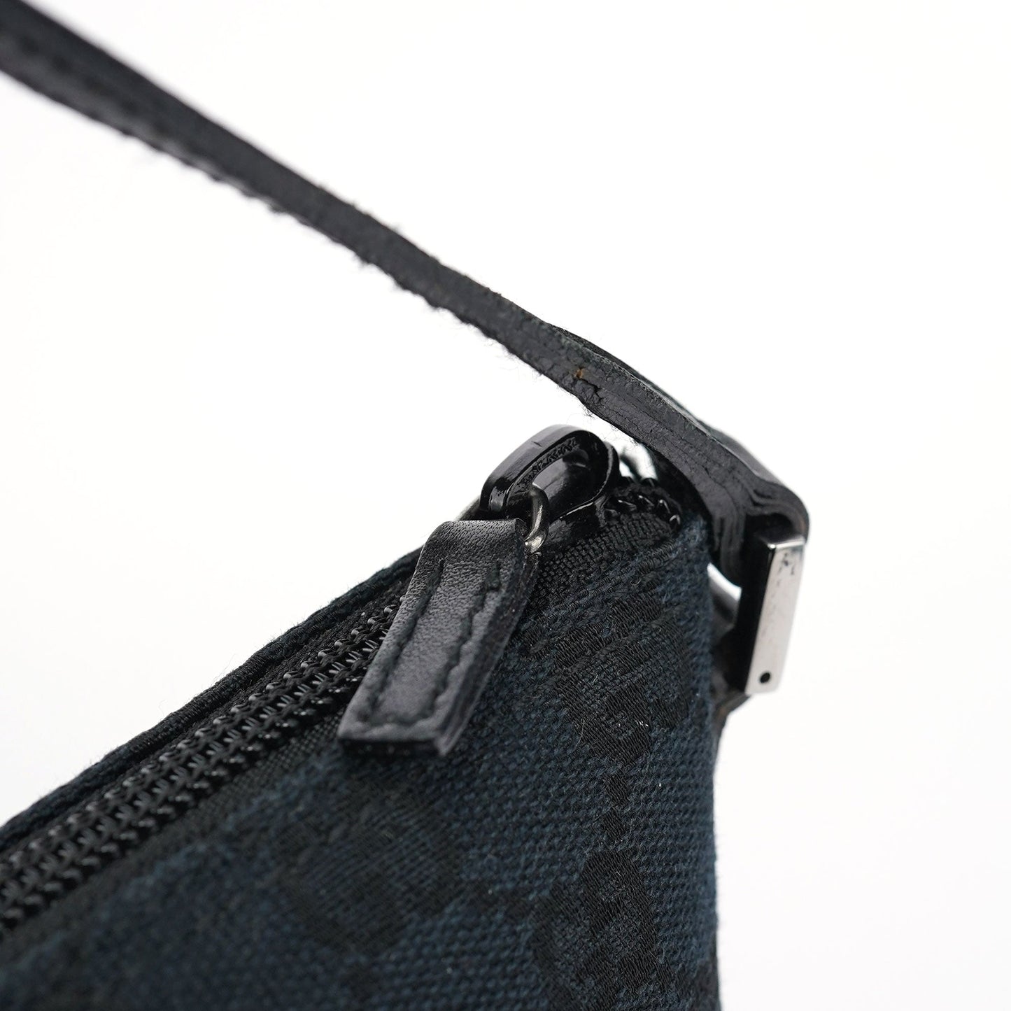 039 1103 Black GG Boat Pochette