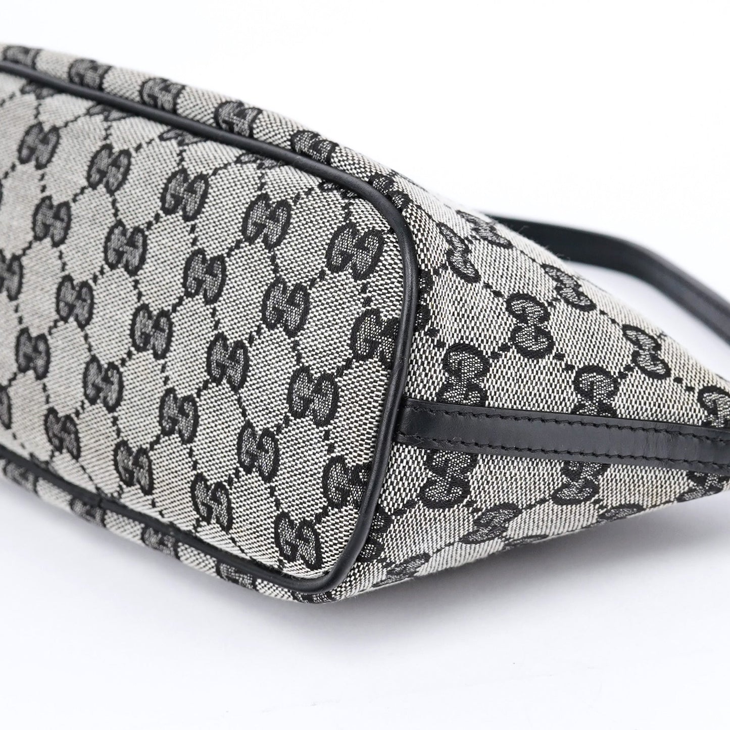 039 1103 Grey GG Boat Pochette