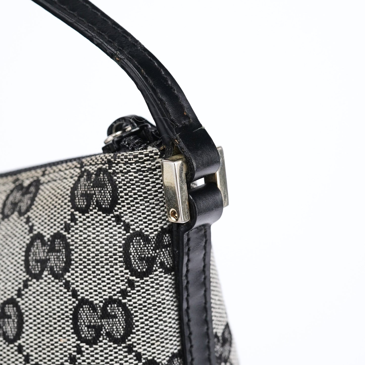 039 1103 Grey GG Boat Pochette