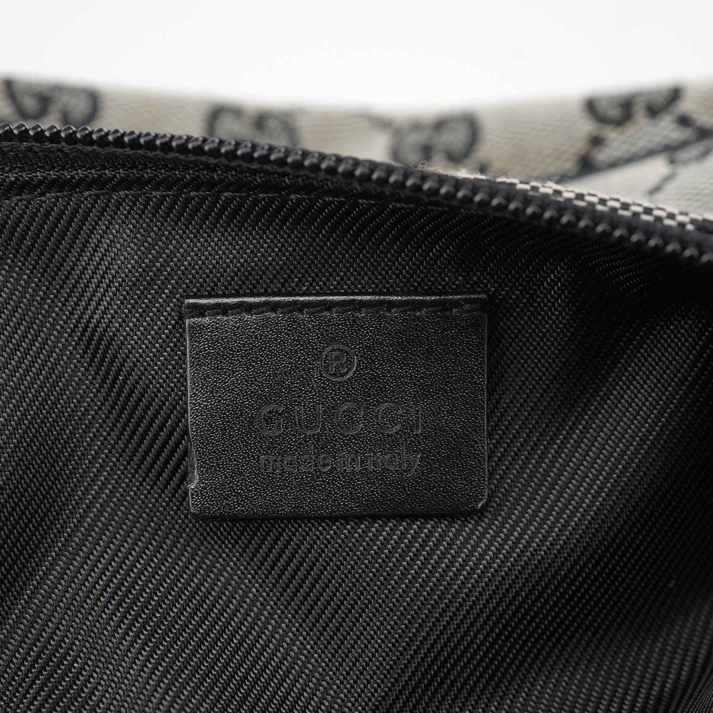 039 1103 Grey GG Boat Pochette