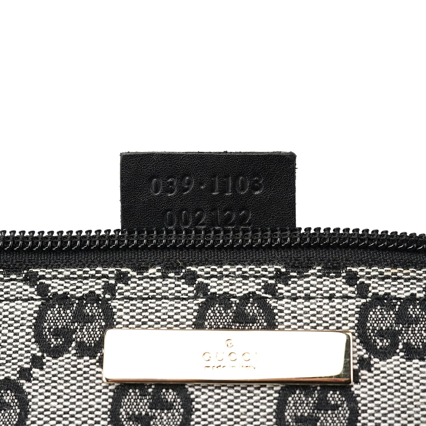 039 1103 Grey GG Boat Pochette