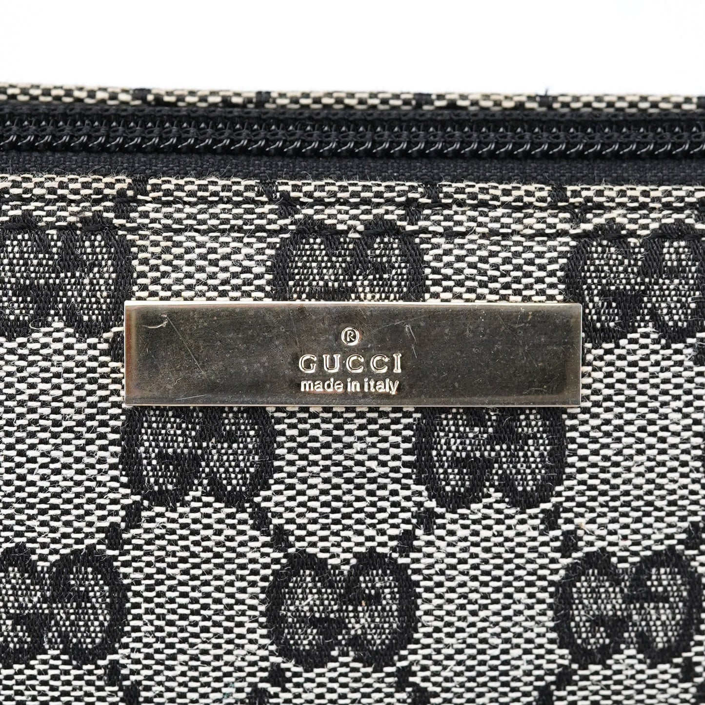 039 1103 Grey GG Boat Pochette