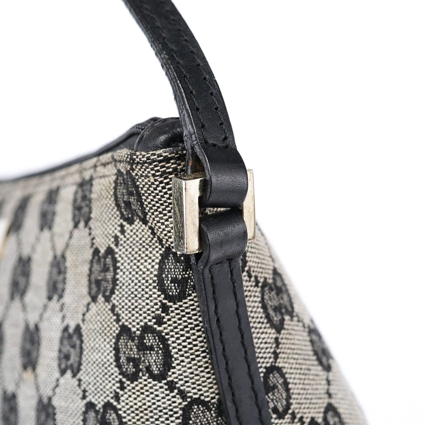 039 1103 Grey GG Boat Pochette