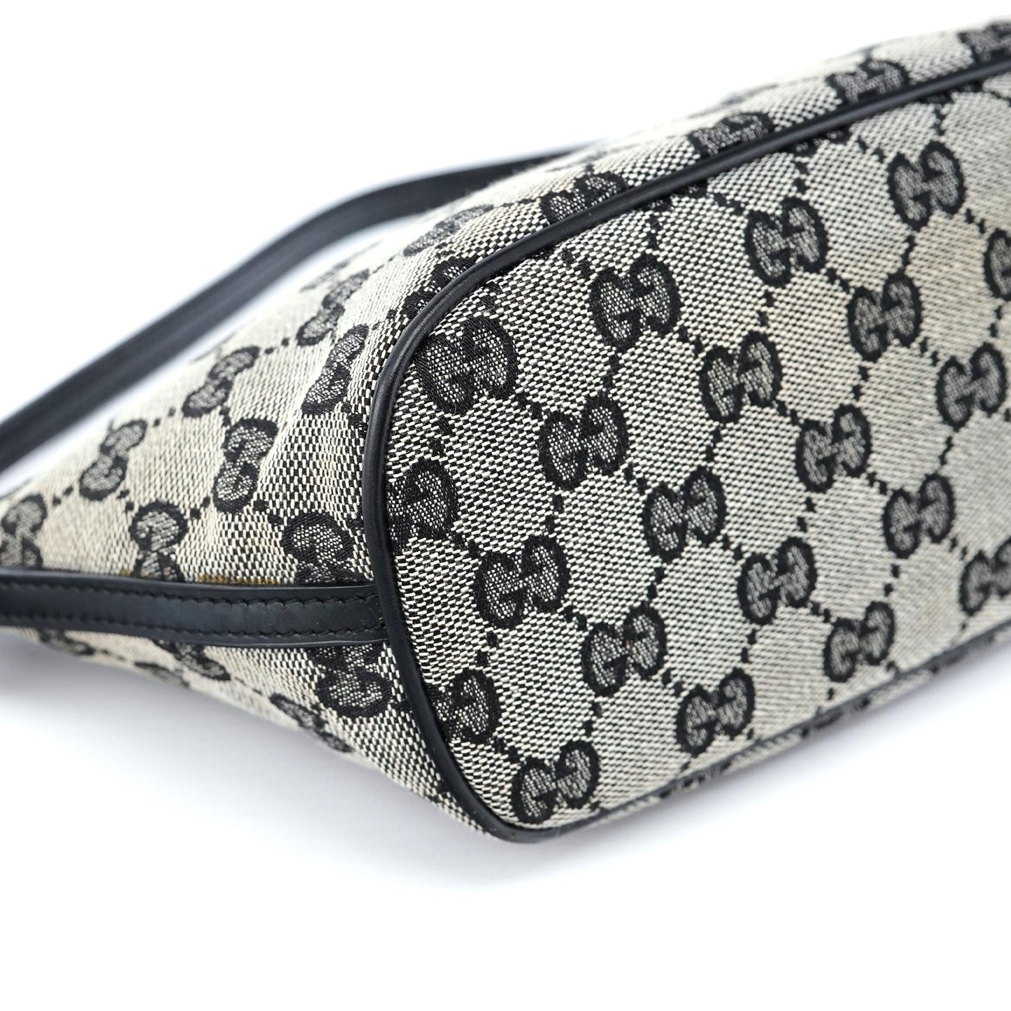 039 1103 Grey GG Boat Pochette