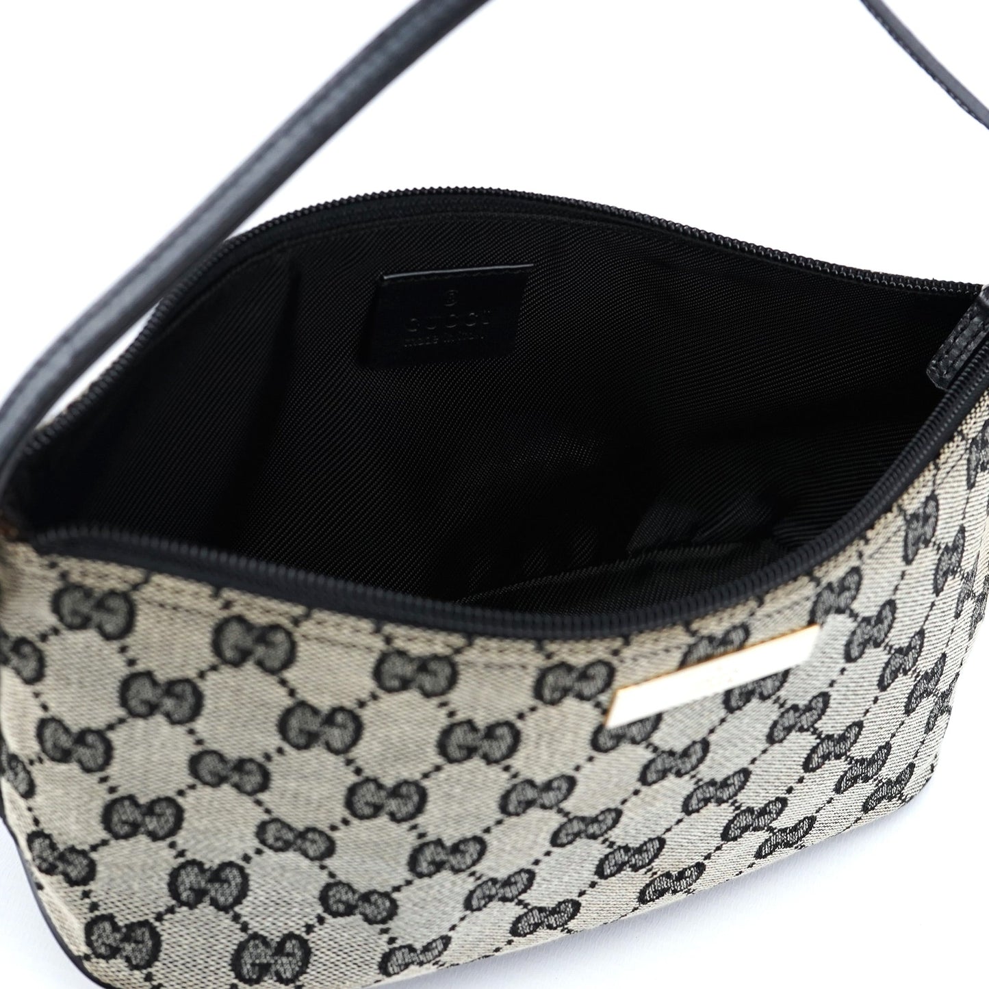 039 1103 Grey GG Boat Pochette