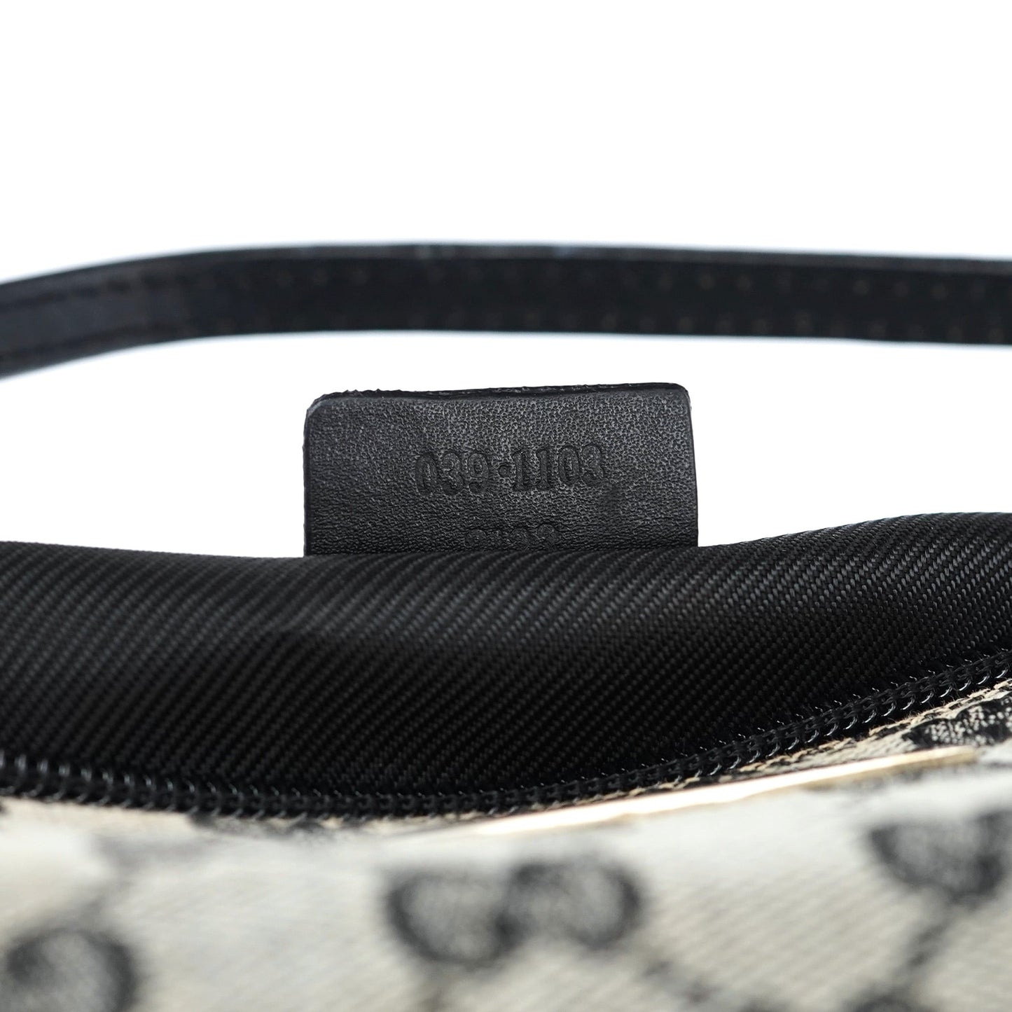 039 1103 Grey GG Boat Pochette