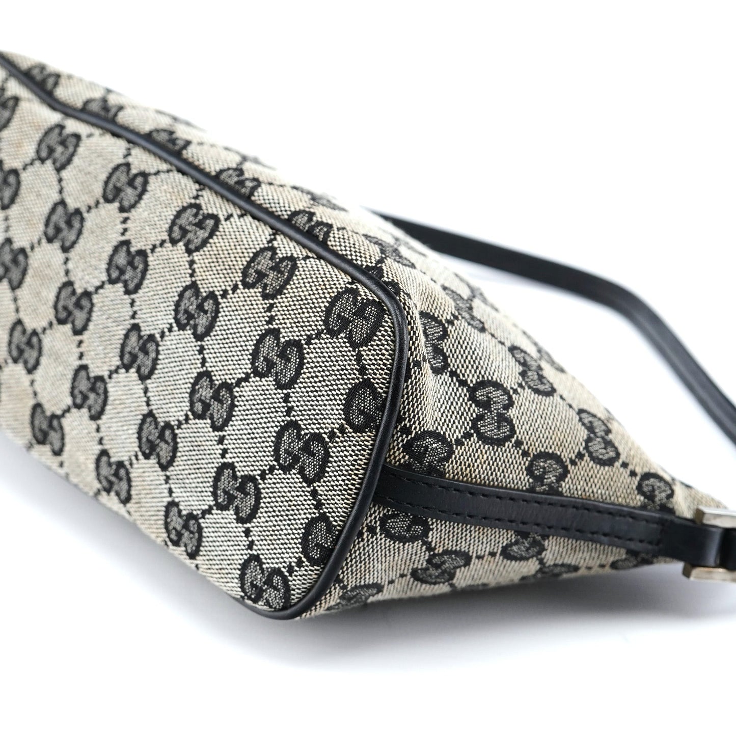 039 1103 Grey GG Boat Pochette