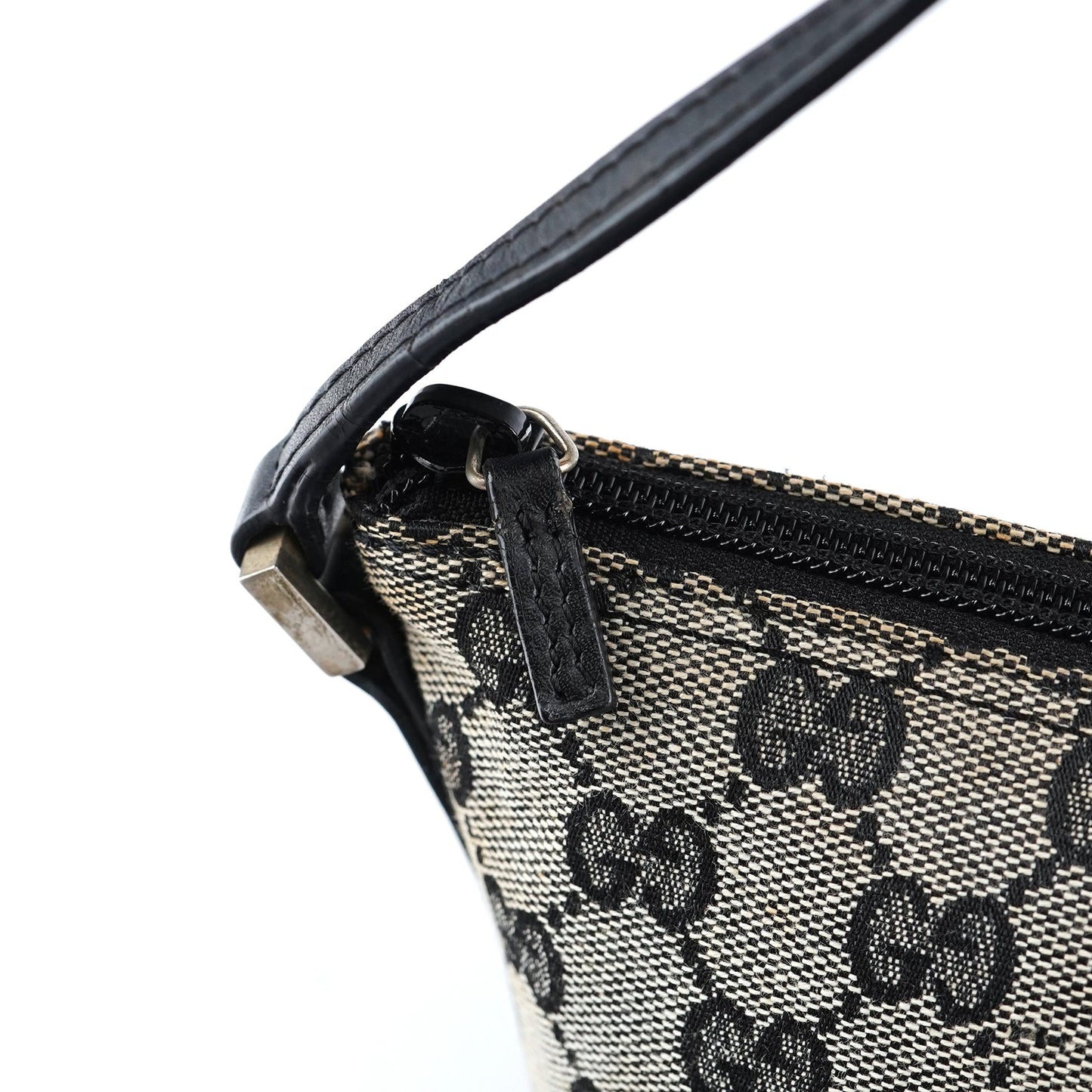 039 1103 Grey GG Boat Pochette