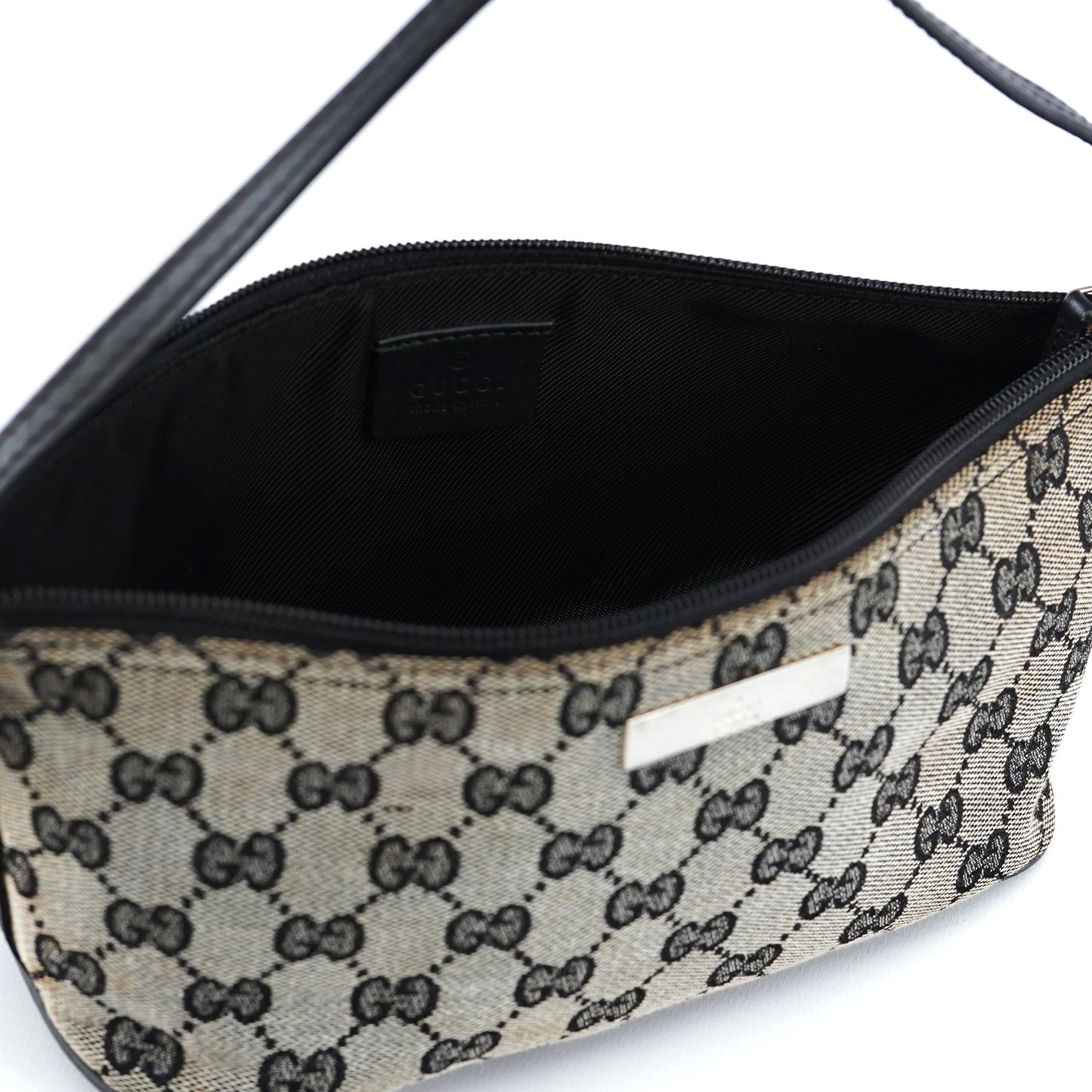039 1103 Grey GG Boat Pochette