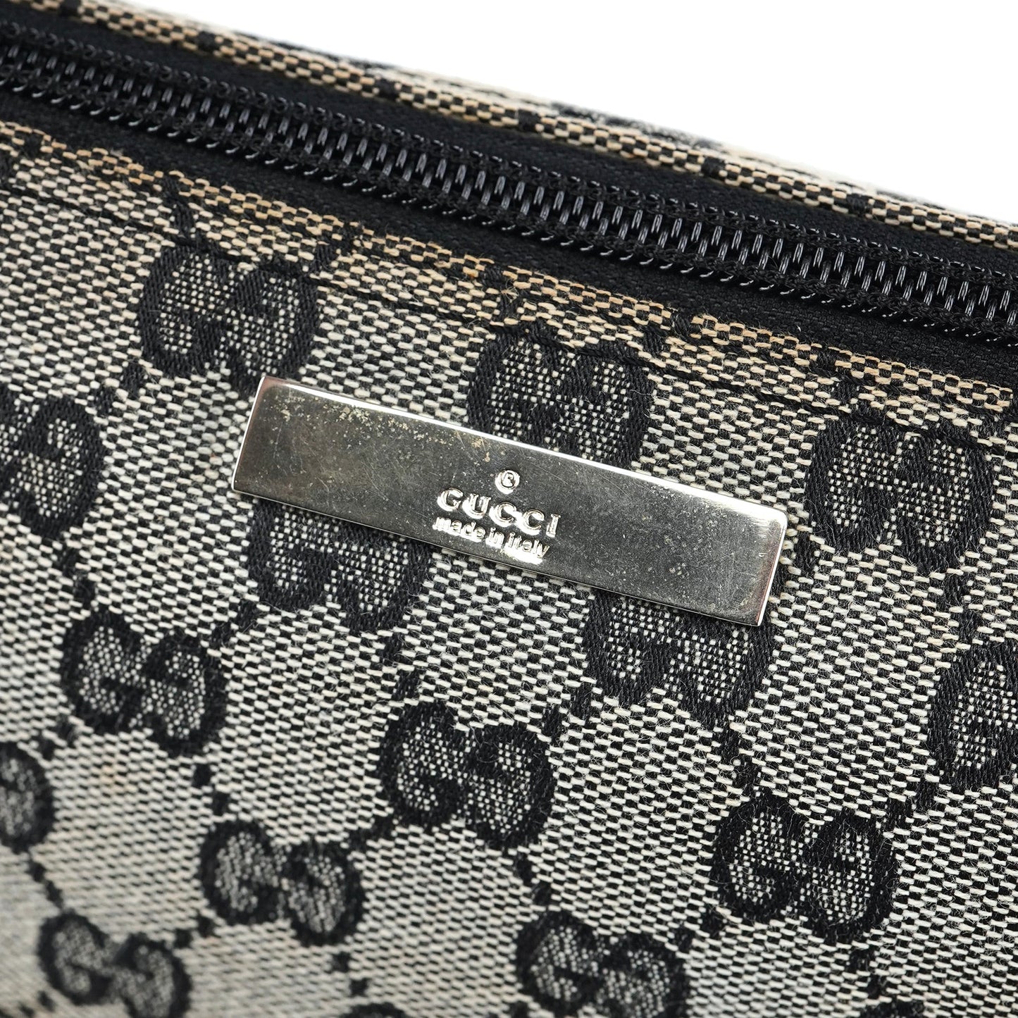 039 1103 Grey GG Boat Pochette