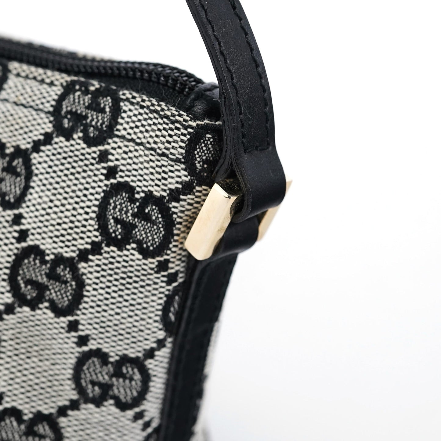 039 1103 Grey GG Boat Pochette