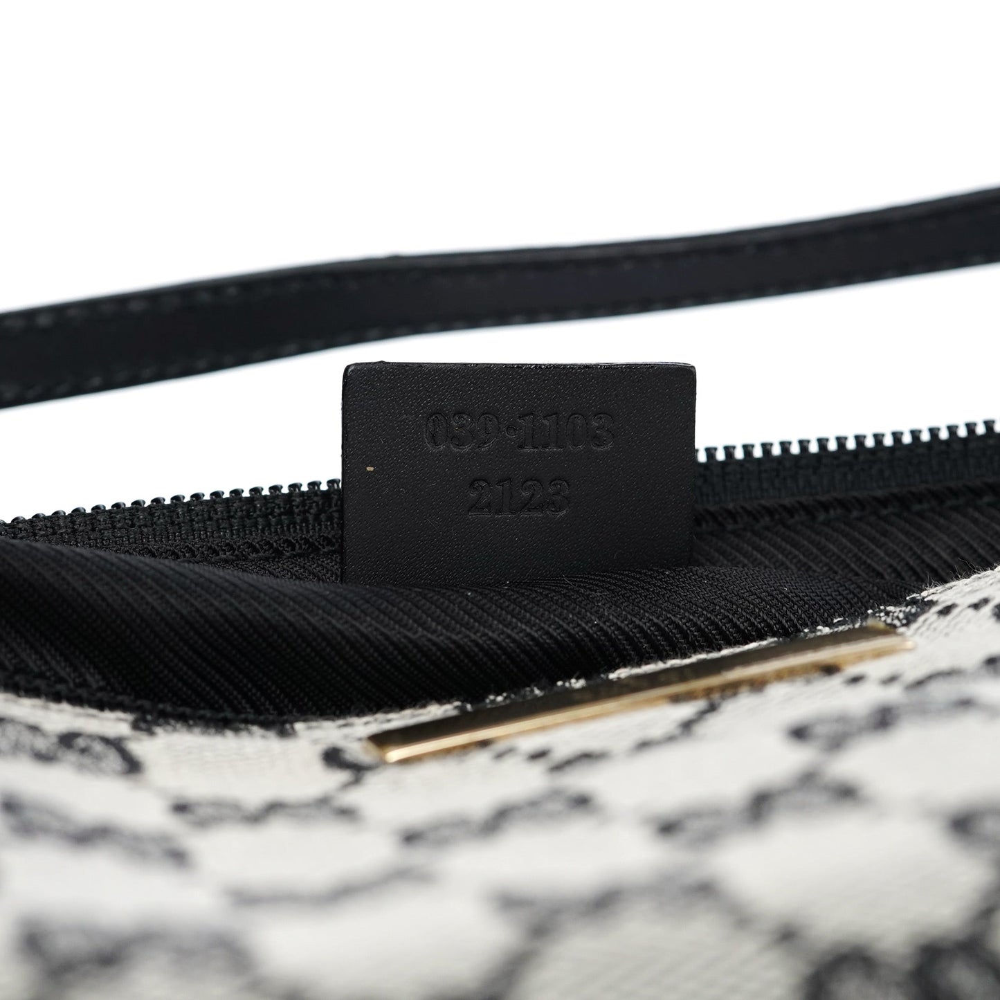 039 1103 Grey GG Boat Pochette