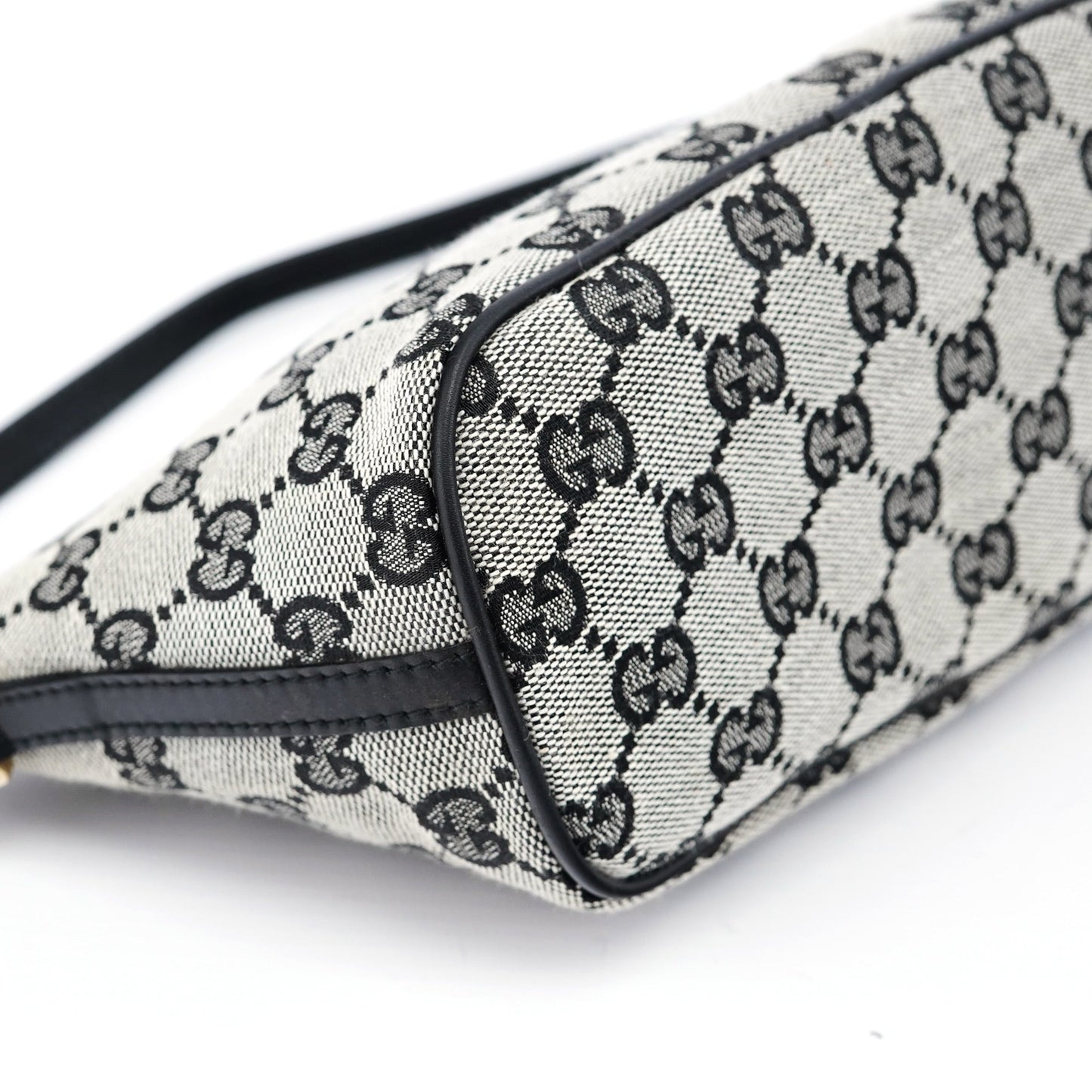 039 1103 Grey GG Boat Pochette