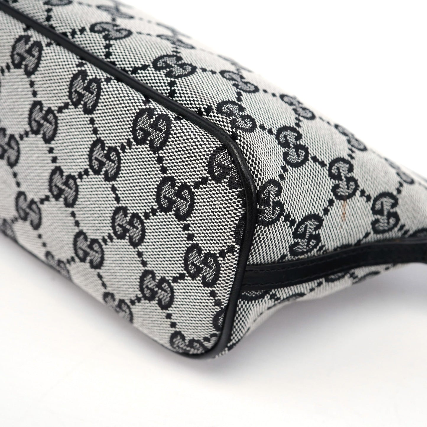 039 1103 Grey GG Boat Pochette