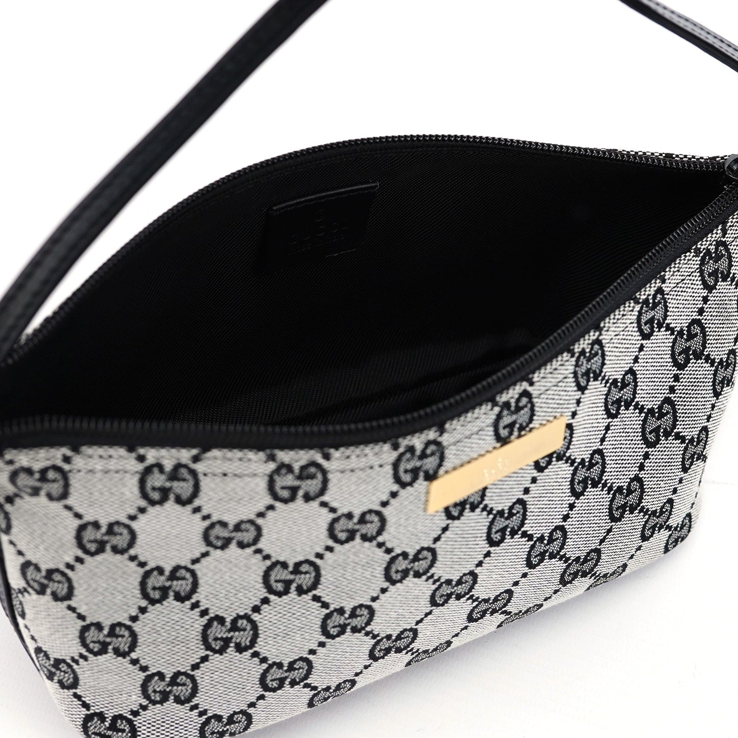 039 1103 Grey GG Boat Pochette
