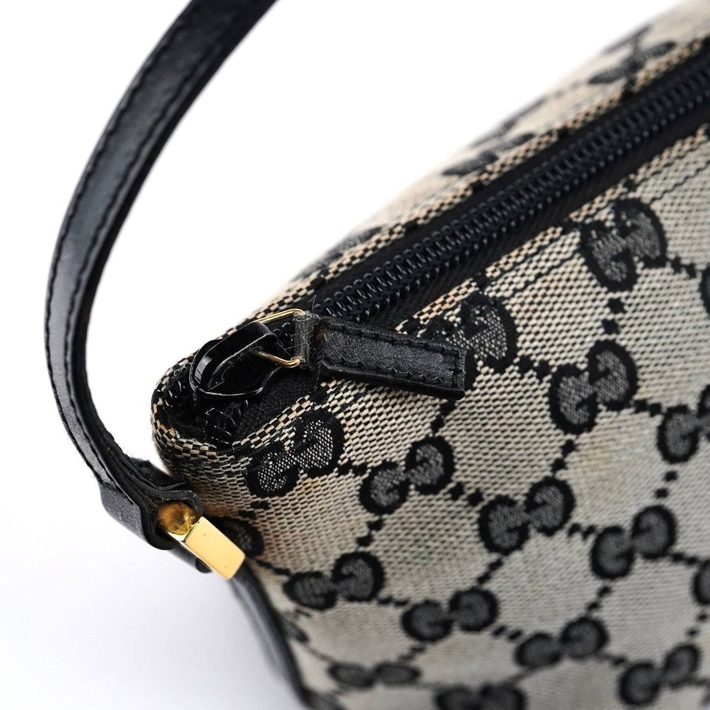 039 1103 Grey GG Boat Pochette