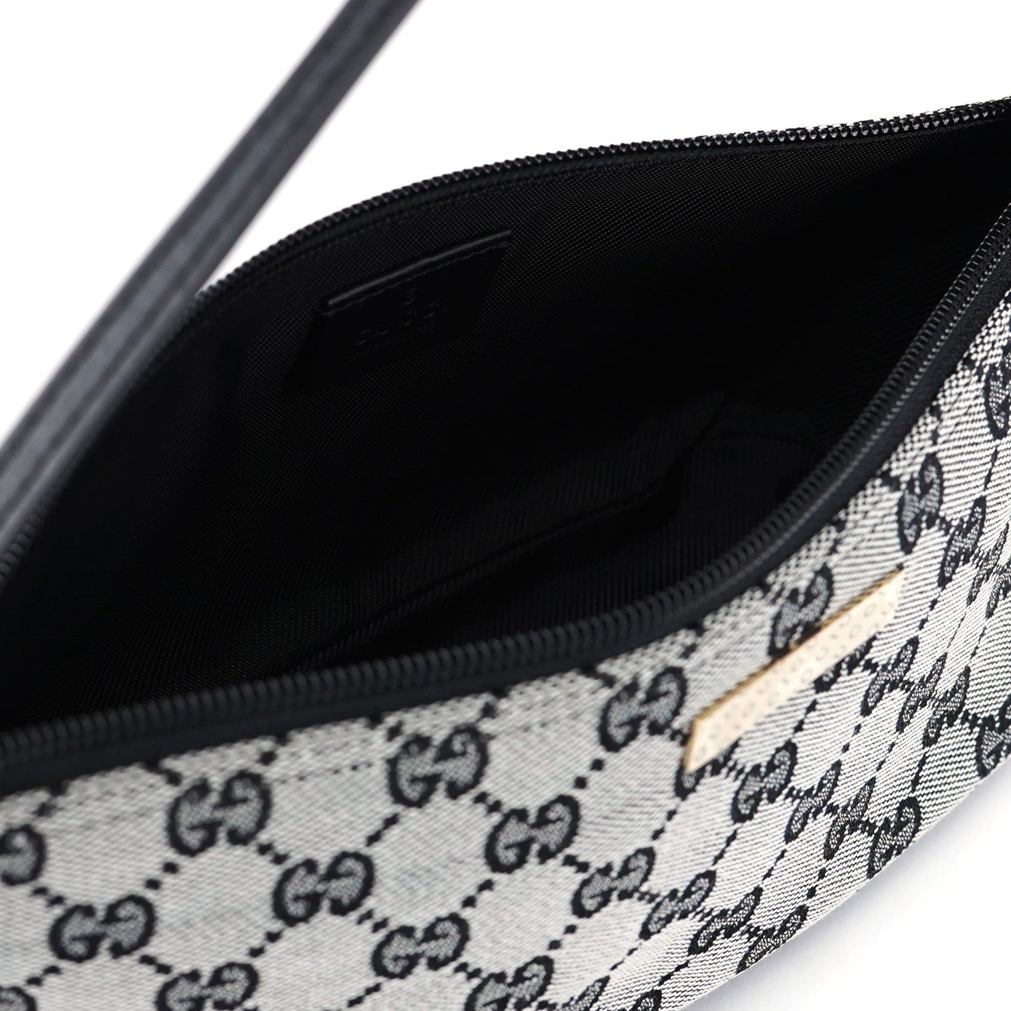 039 1103 Grey GG Boat Pochette