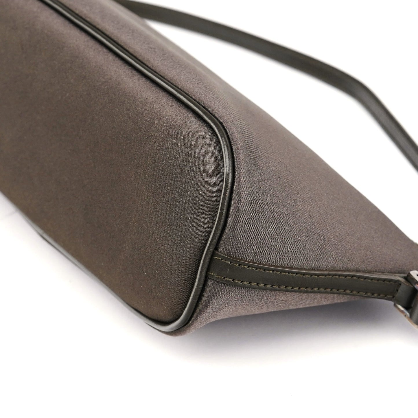 039 1103 Olive Satin Boat Pochette