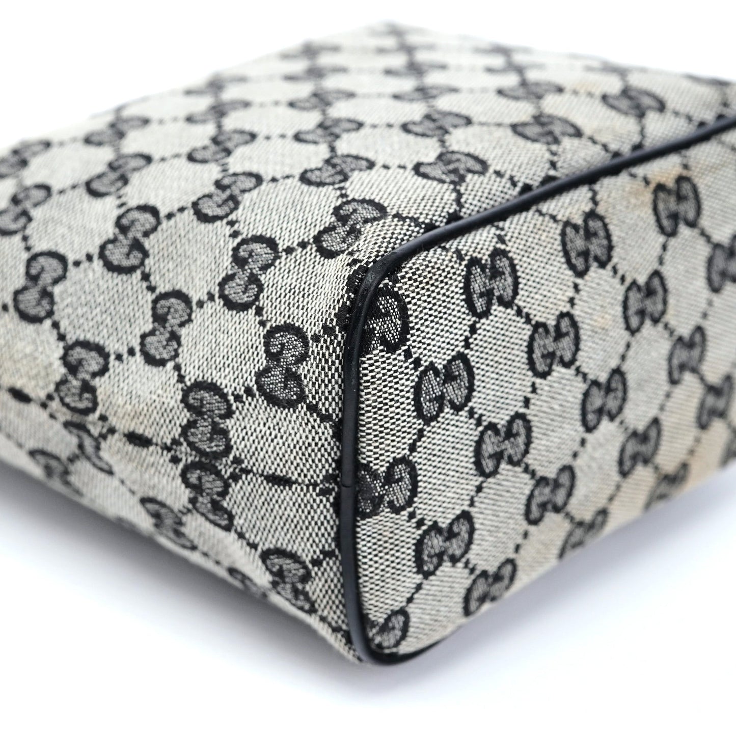 039 1147 Grey GG Handbag