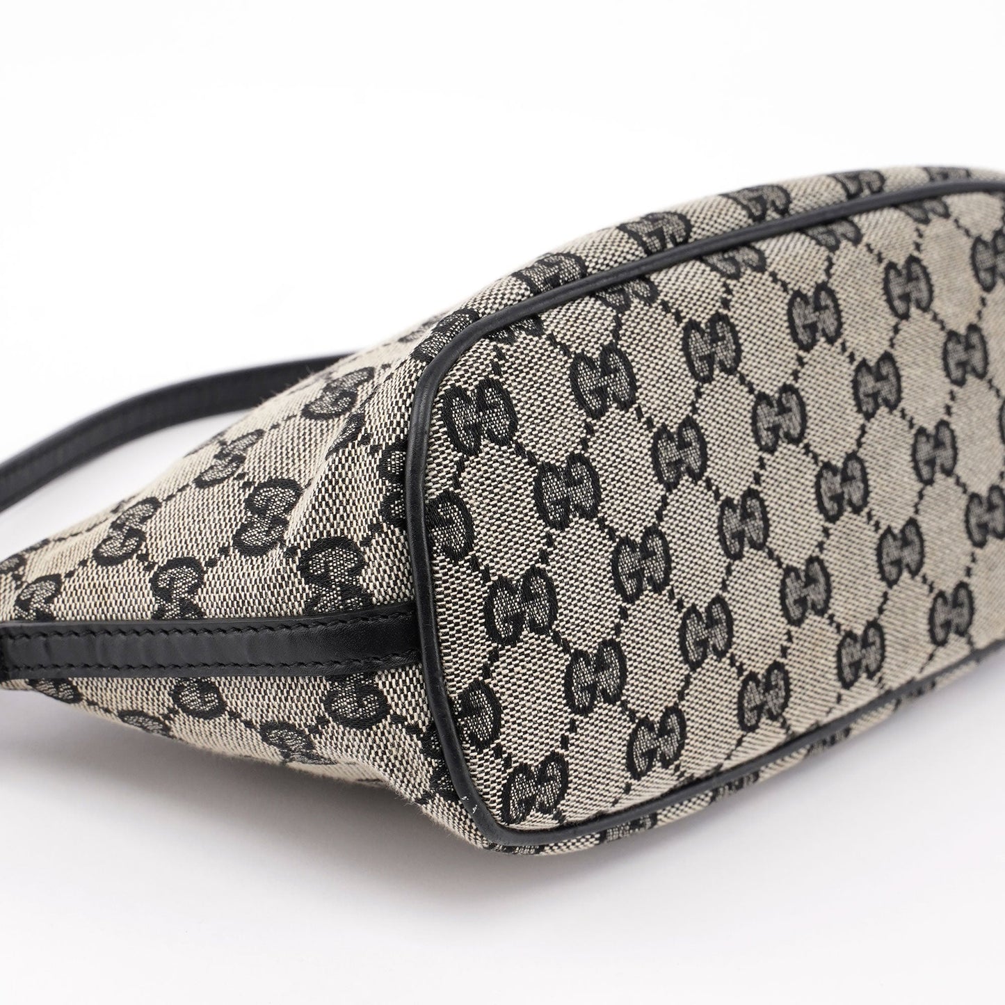 0391103 Grey GG Boat Pochette
