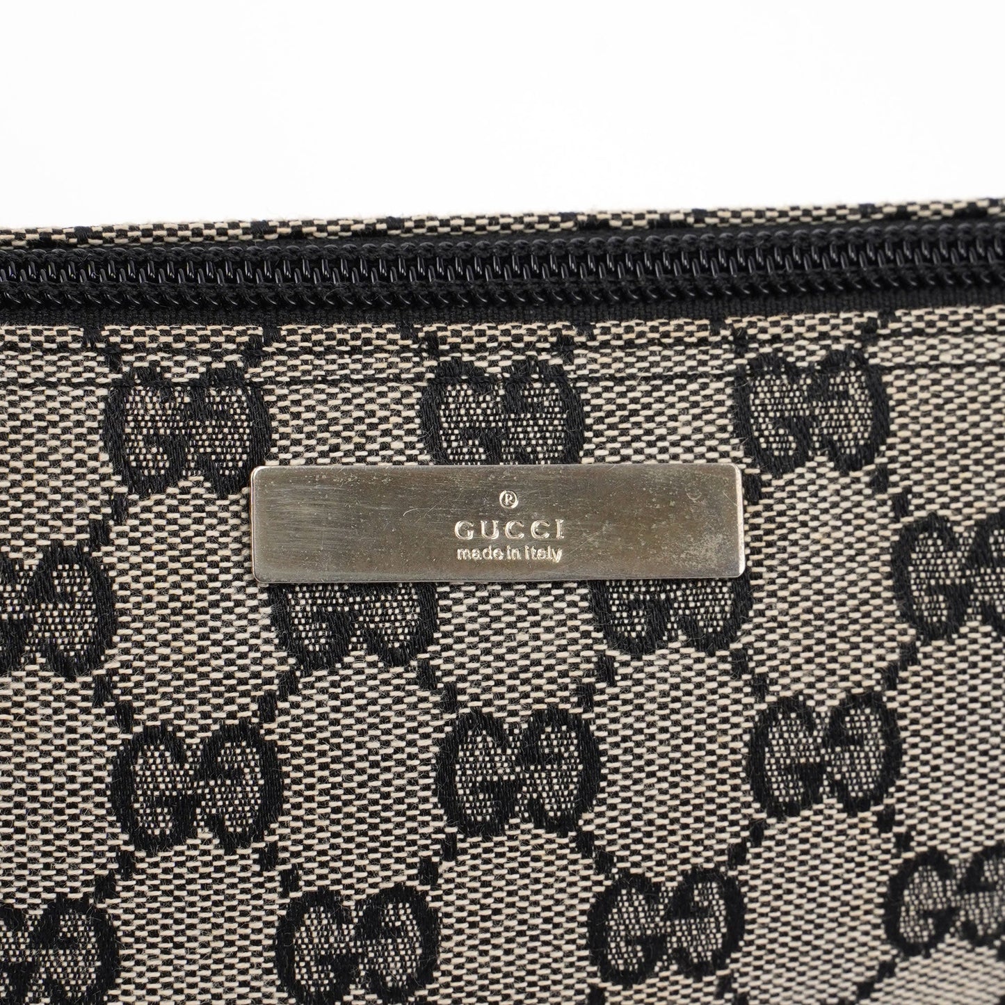 0391103 Grey GG Boat Pochette